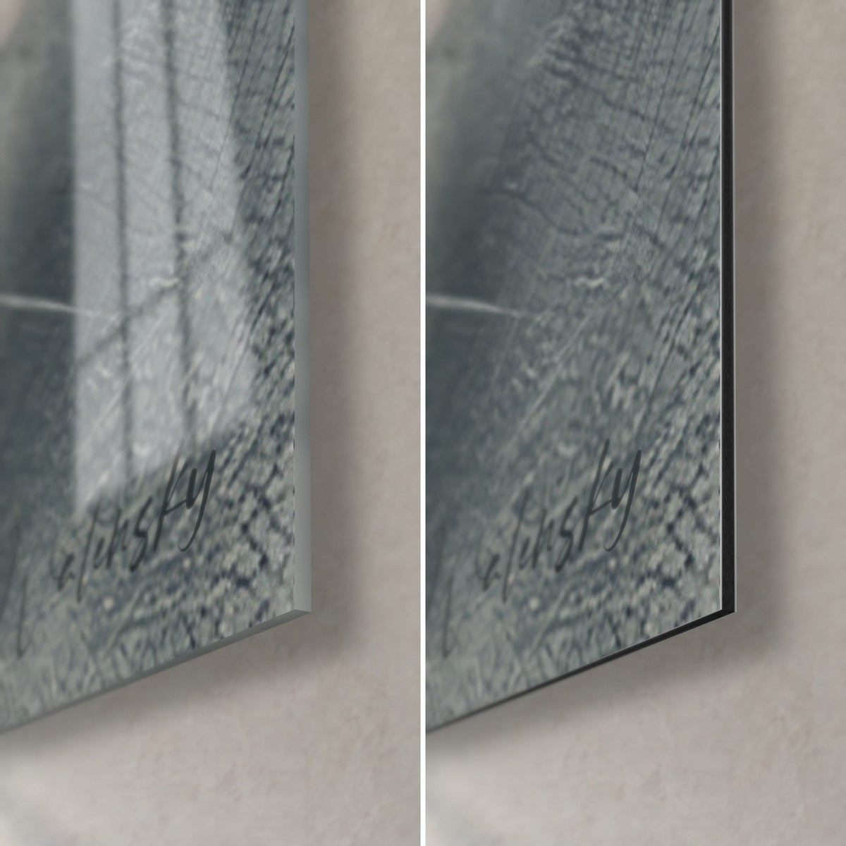 Schilderij portret van een grijze kat met oranje pupillen, rechtsonder de hoek: glanzend acrylglas links, mat Dibond-aluminium rechts, 3 mm rand