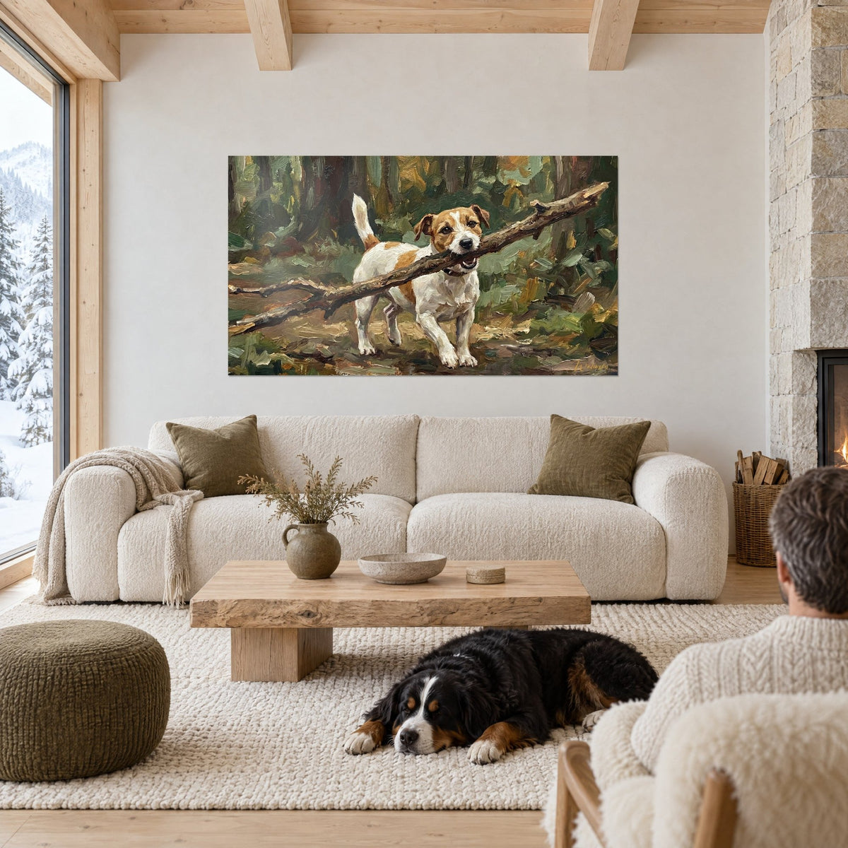 Schilderij van een Jack Russell Terriër die een grote tak vastklemt, witte en vale vacht, groen struikgewas, boven een bank in een lichte woonkamer