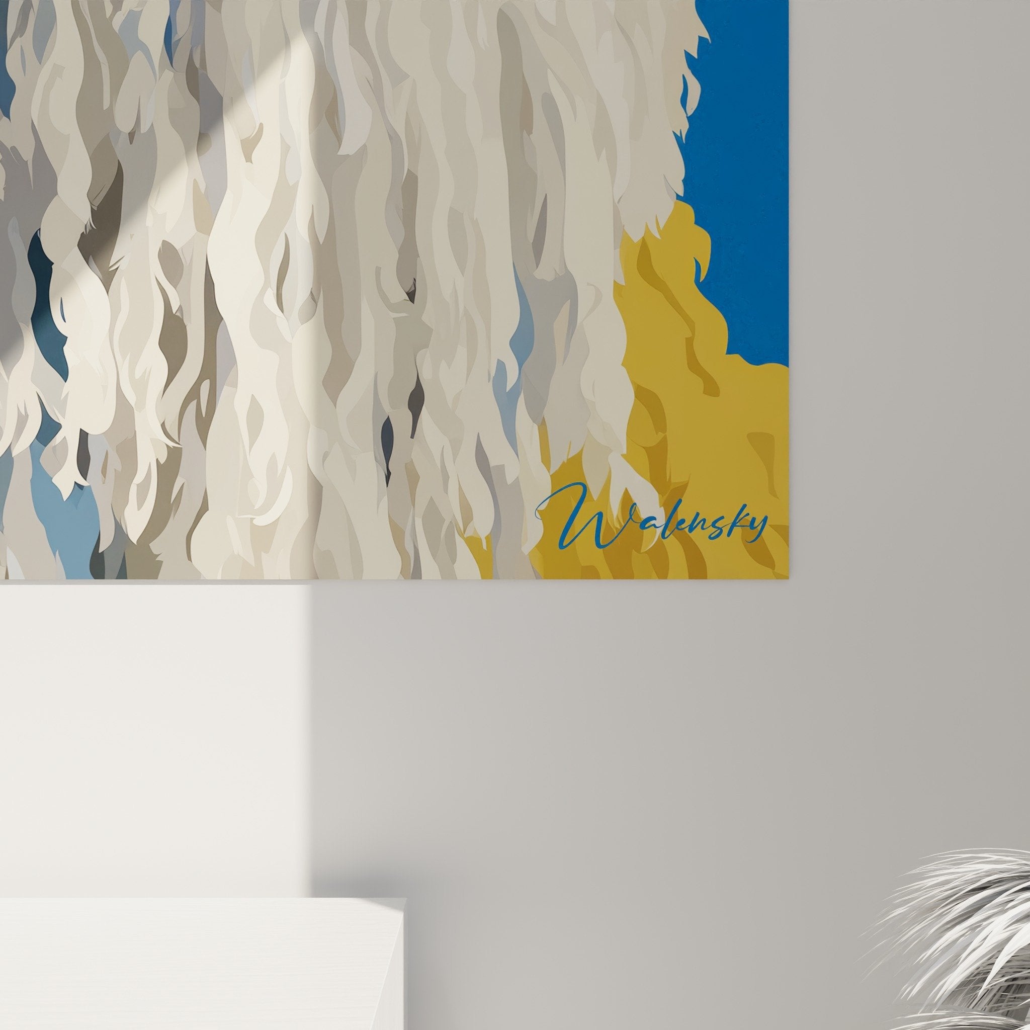 Vista d'insieme quadro Komondor parete soggiorno decorazione interiore cane bianco sfondo blu arte contemporanea