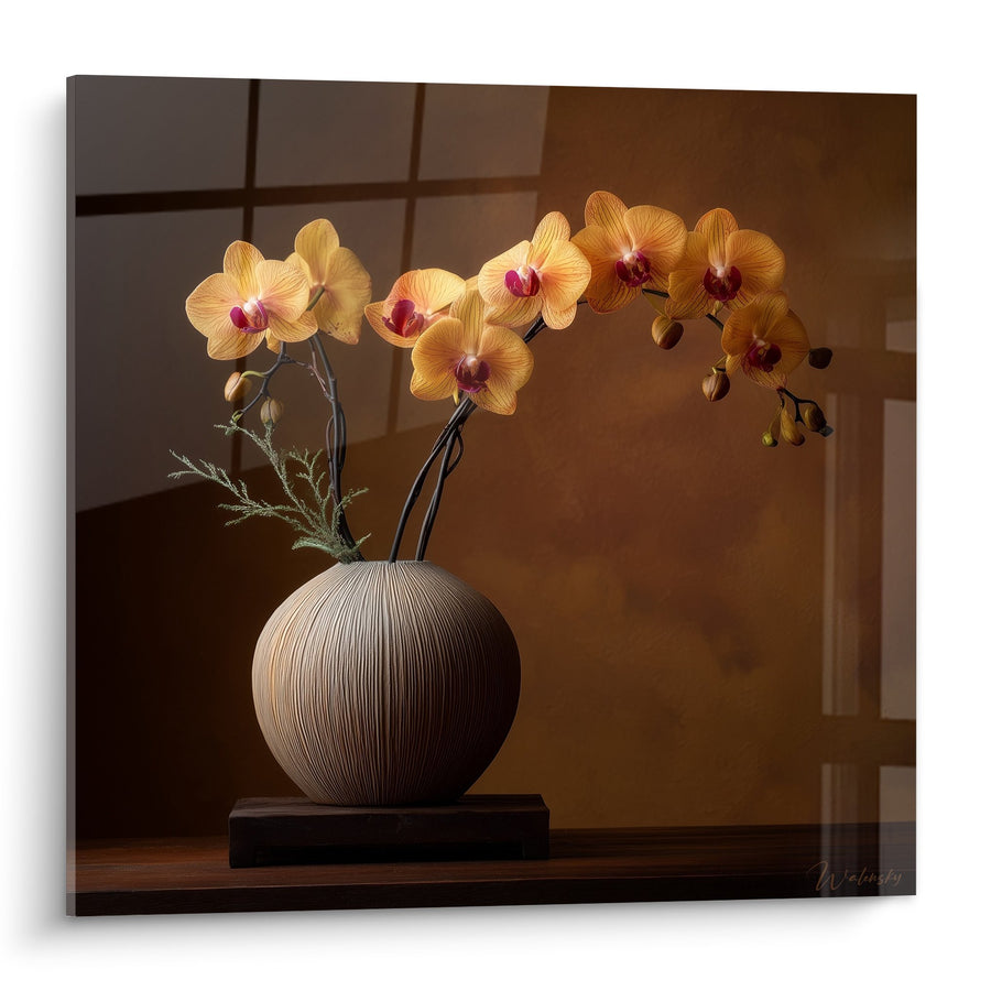 Tableau orchidées dorées dans vase sculpté - Élégance florale - Edition Ikebana