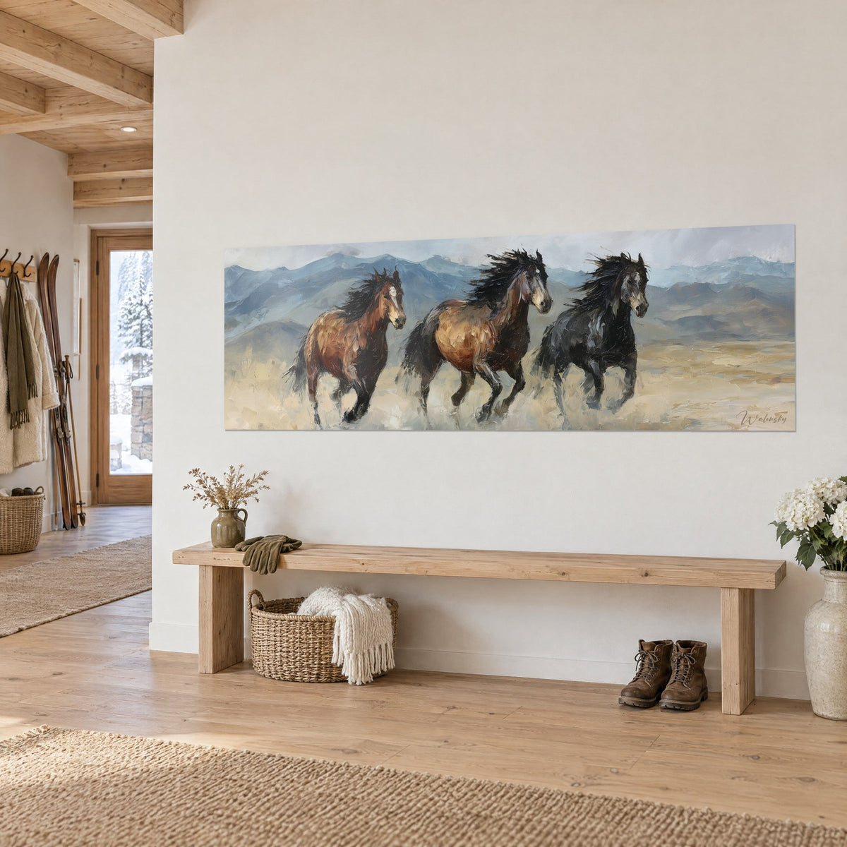 Tableau étalons en pleine course, robe alezane et crinière noire, ciel gris perle, sur un mur blanc de chalet en bois clair