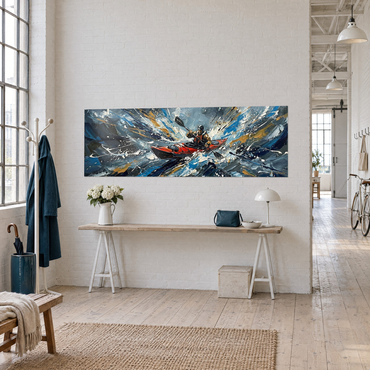 Schilderij rode kajak die door kobaltblauwe en okerkleurige golven snijdt, peddel omhoog, driekwart zicht tegen een witte loftwand