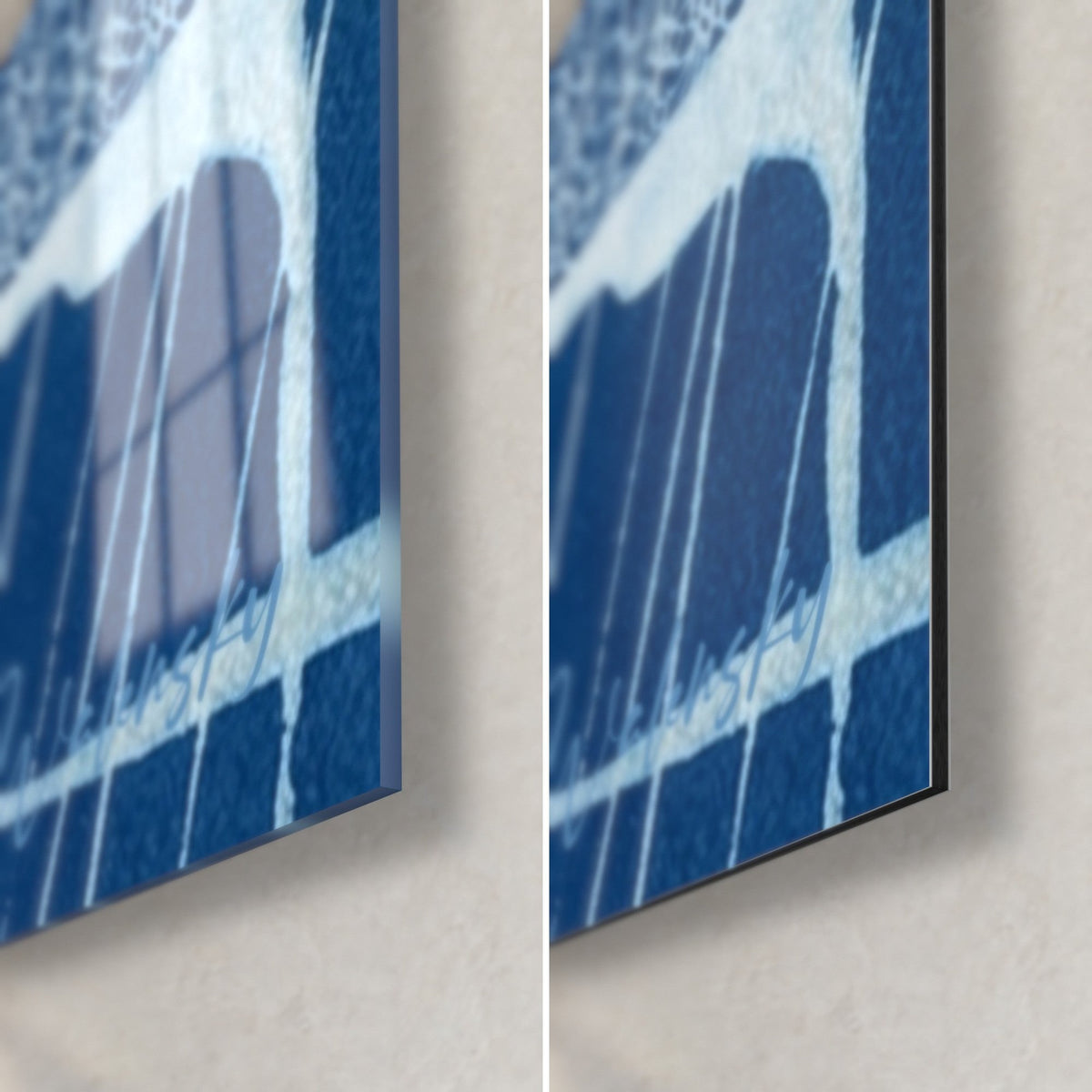 Gemälde Hellblaue Korat-Katze, untere rechte Ecke: glänzendes Acrylglas links, mattes weißes und blaues Alu-Dibond rechts, 3 mm Kante