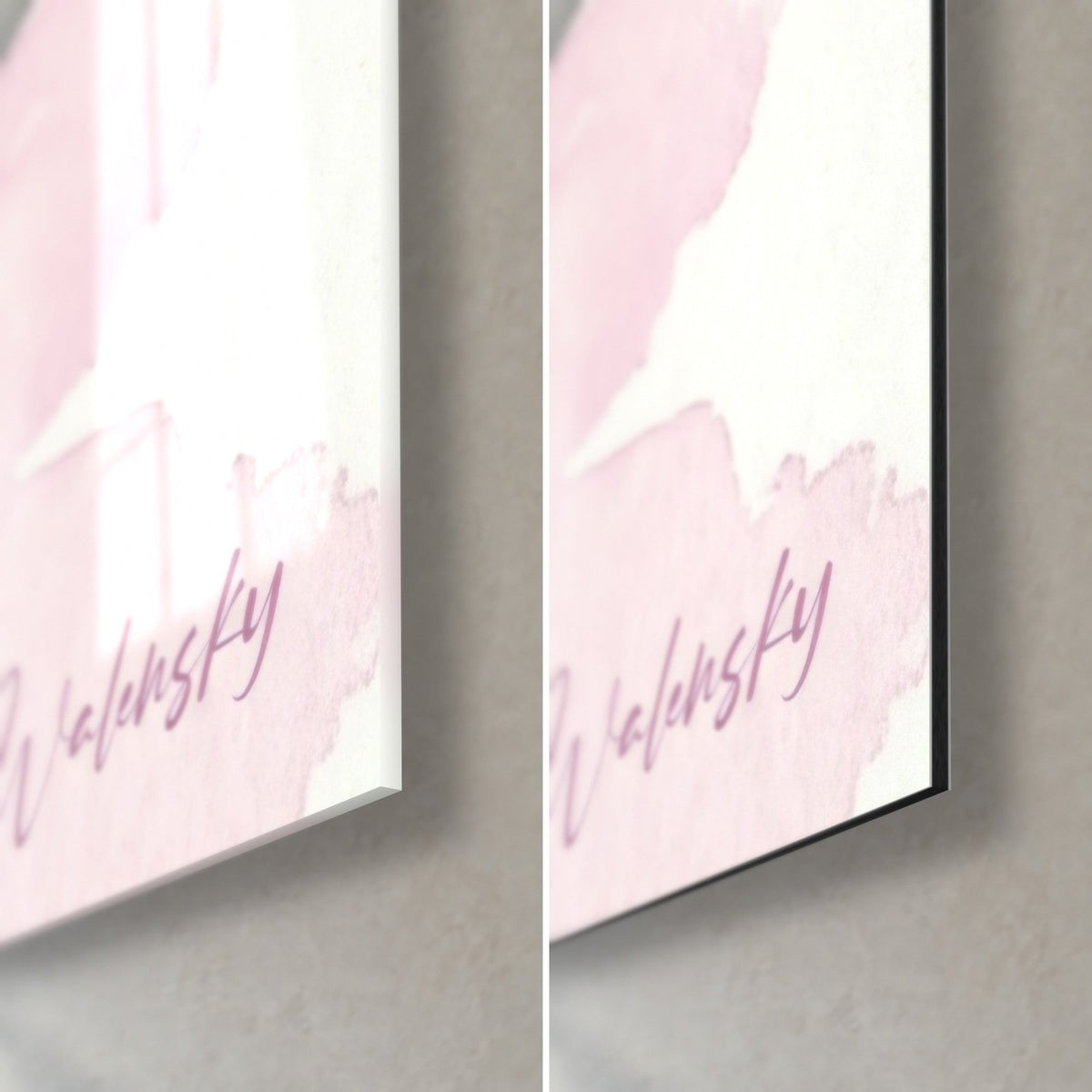 Tableau chaton bengal, signature Walensky rose sur lavis pâle, coin bas droit en verre acrylique brillant et alu Dibond noir mat