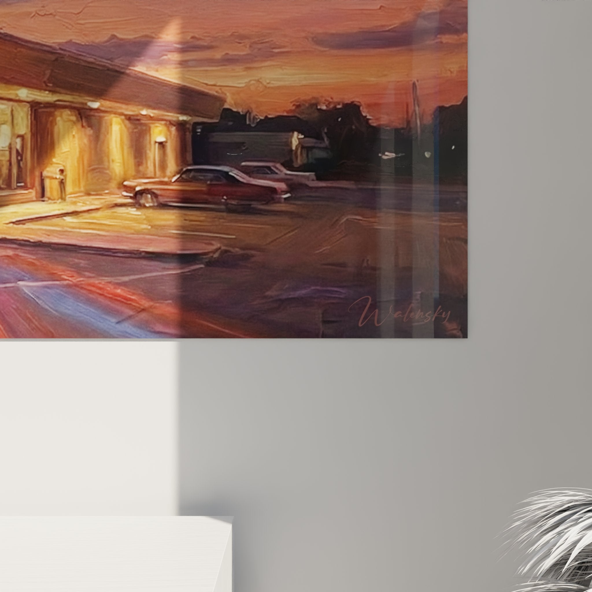 Vue d'ensemble tableau bowling vintage - parking voitures rétro et ciel crépusculaire orange violet déco murale