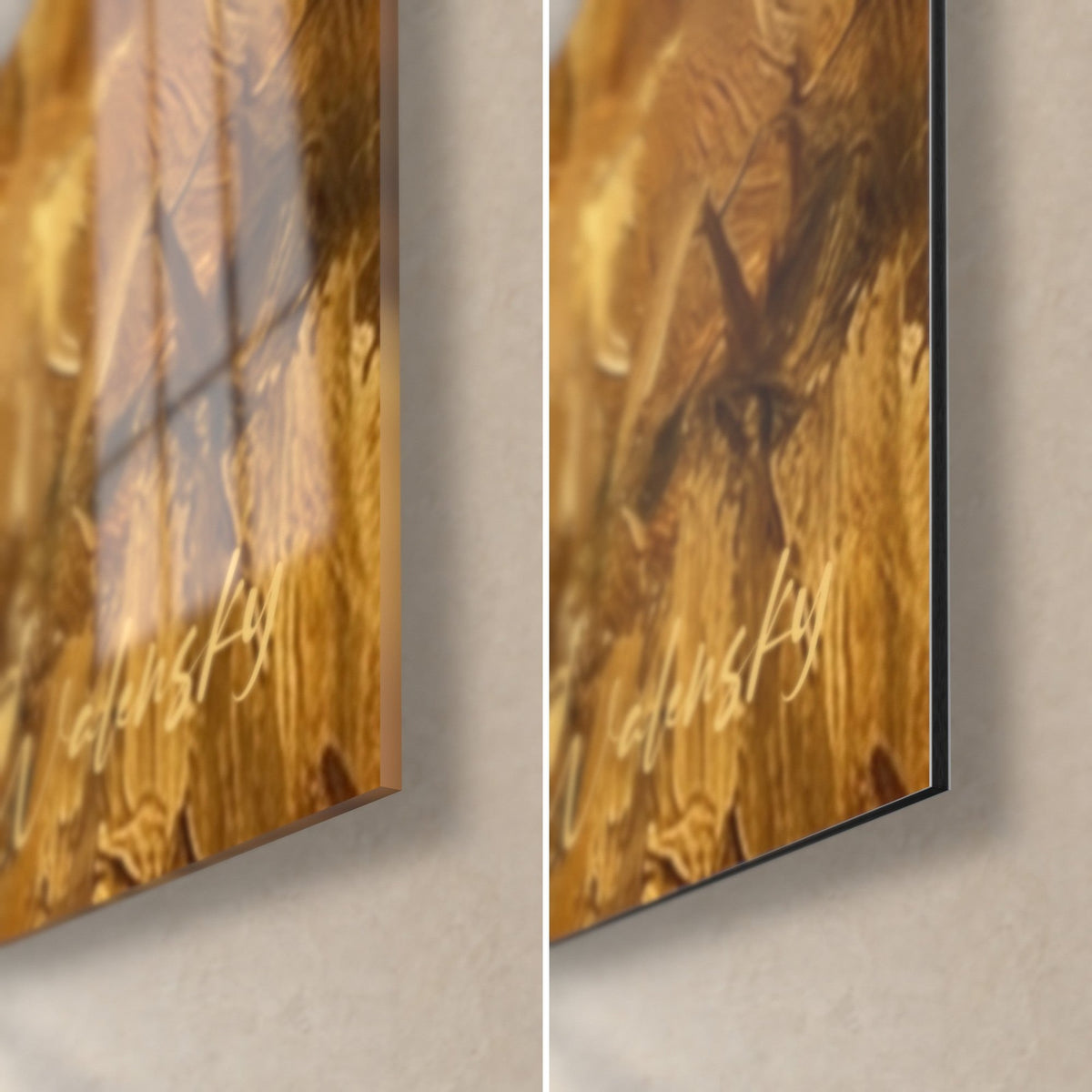 Tableau chat sauvage en foulée, coin bas droit : verre acrylique brillant et reflets à gauche, Dibond noir mat, tranche 3 mm