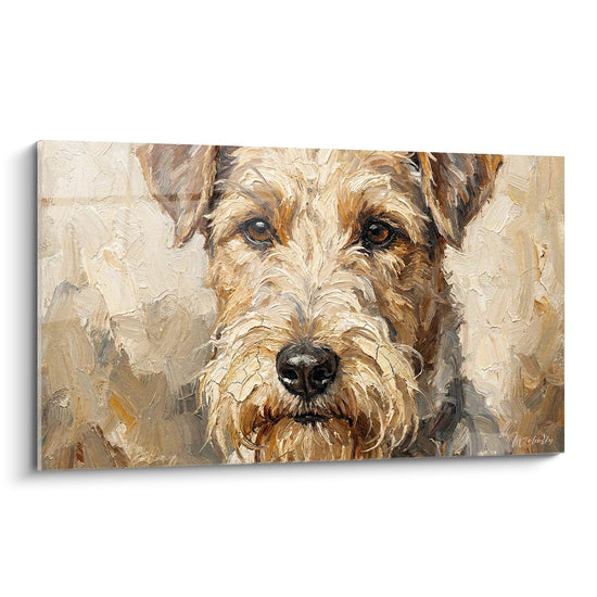 Portrait artistique de Fox Terrier aux tons beiges et dorés, regard expressif, technique picturale visible