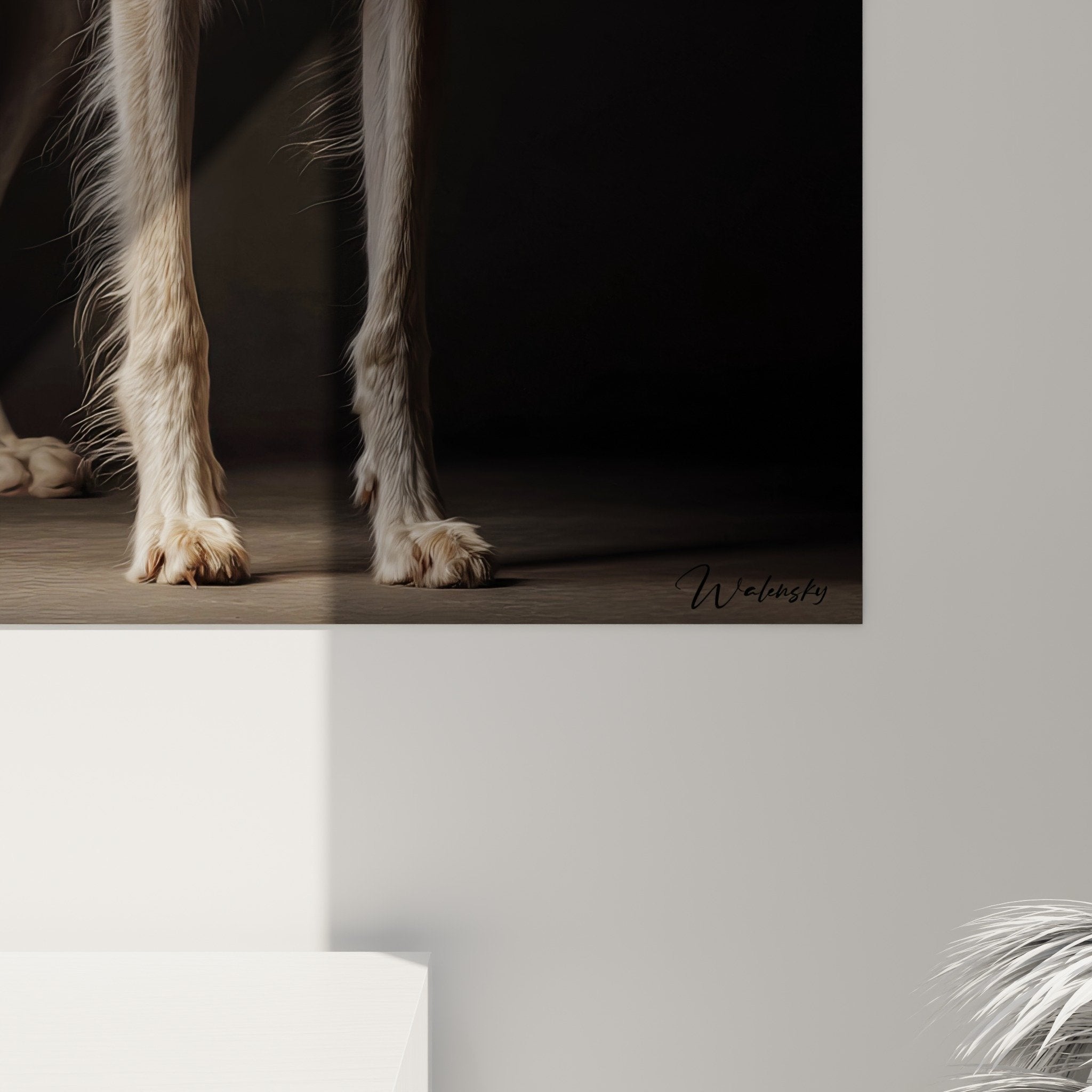 Vue d'ensemble du portrait de Saluki dans salon contemporain avec mobilier en tons neutres