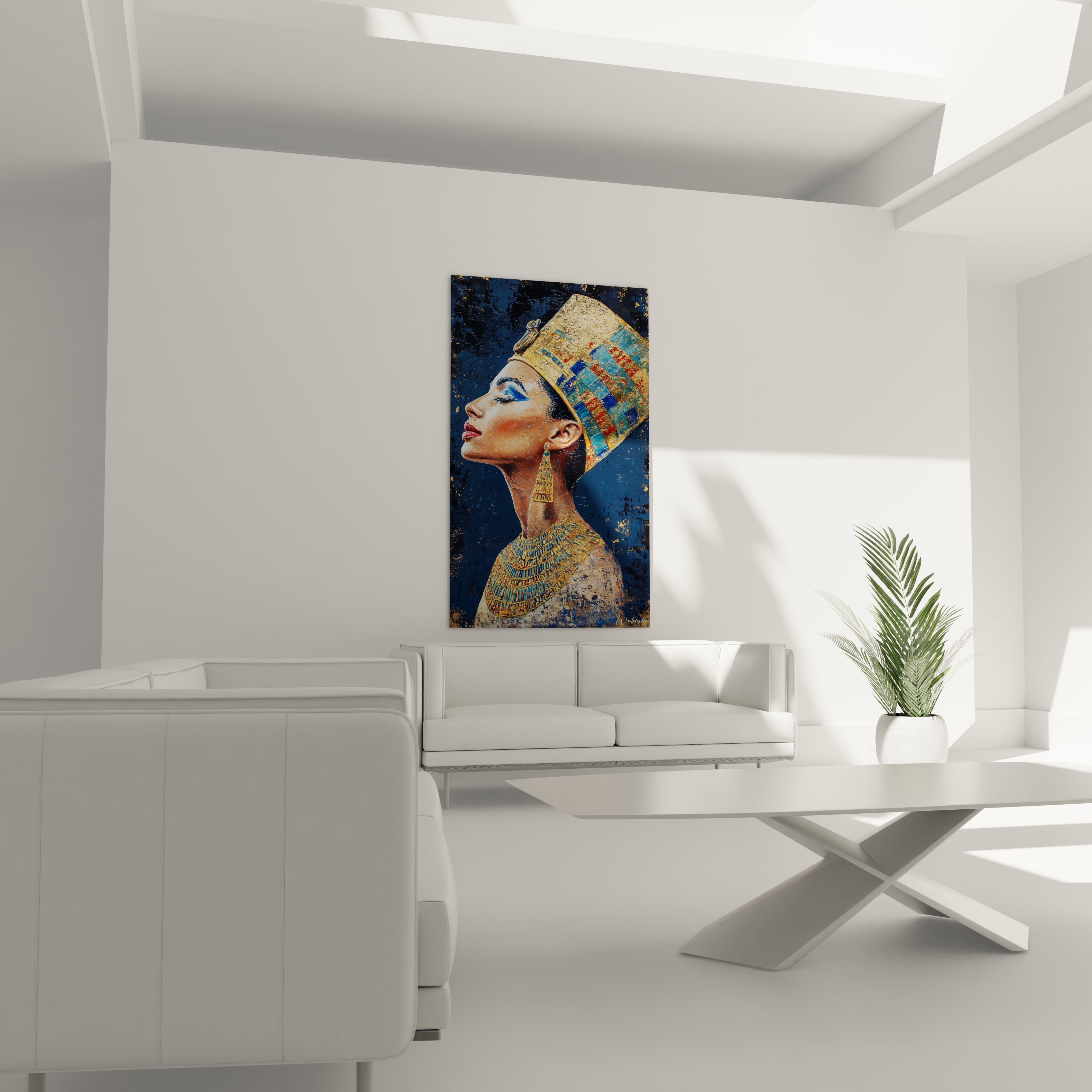 Tableau Egypte mural de profil d'une reine égyptienne couleur or et bleu dans un salon moderne blanc