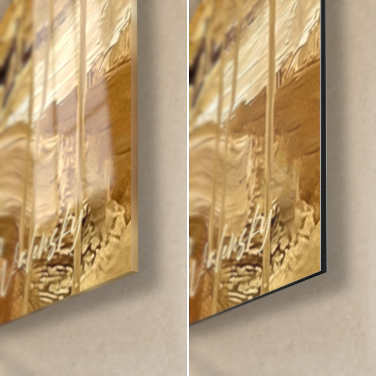 Gemälde Hund gräbt am Strand, untere rechte Ecke: goldene Sandspuren, glänzendes Acrylglas links, matte Dibond-Aluminium rechts, 3 mm Stärke