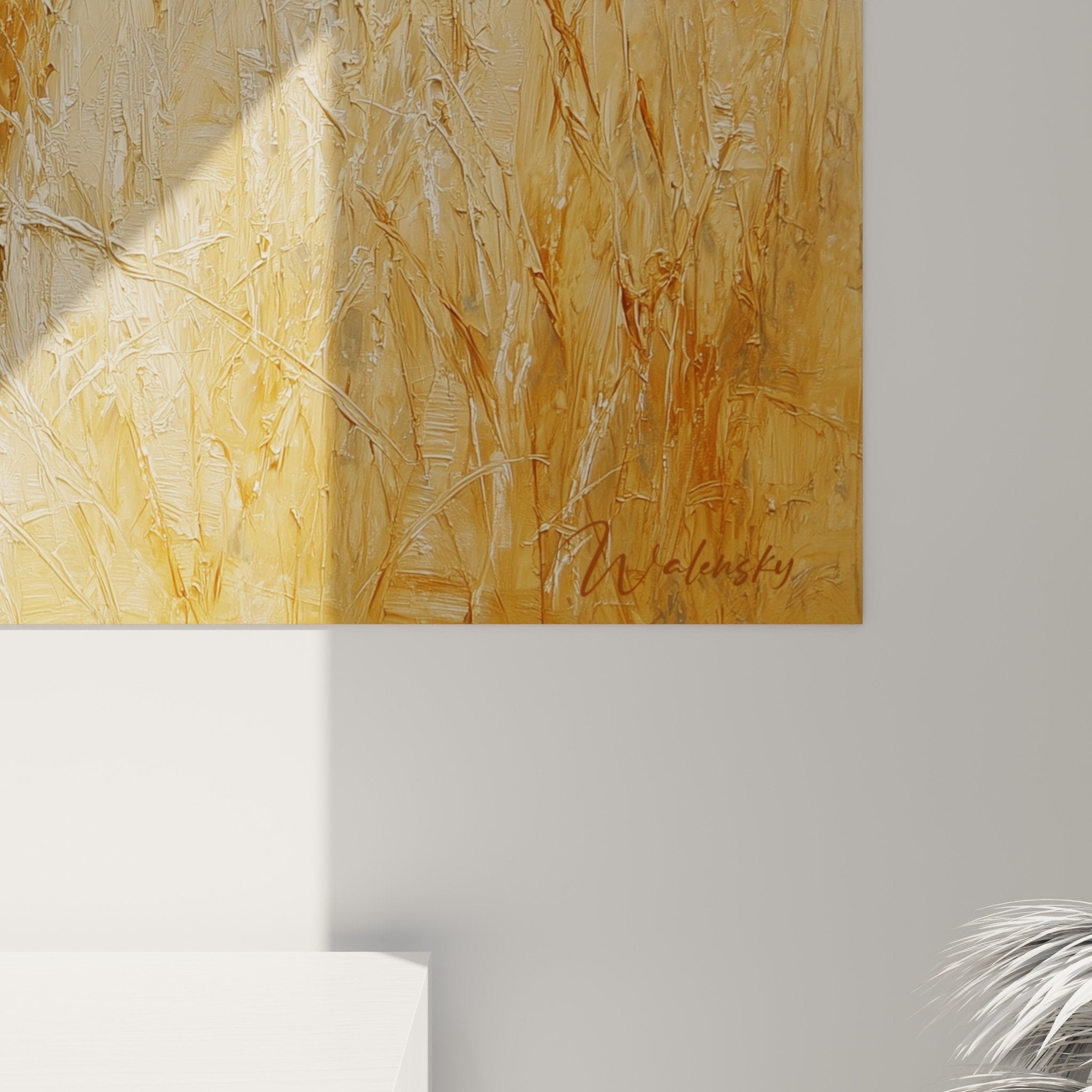 Vue ensemble tableau lion savane dore dans salon decoration murale elegante