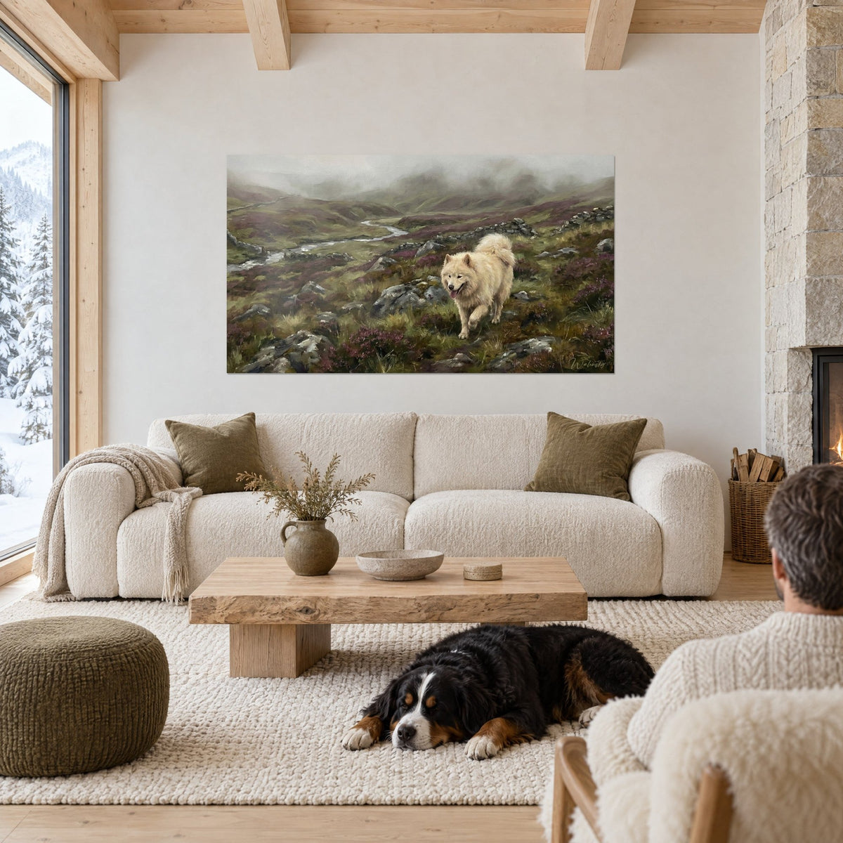 Tableau chien blanc crème trottant sur la lande violette et verte, brume grise au fond, au-dessus d'un canapé dans un salon lumineux