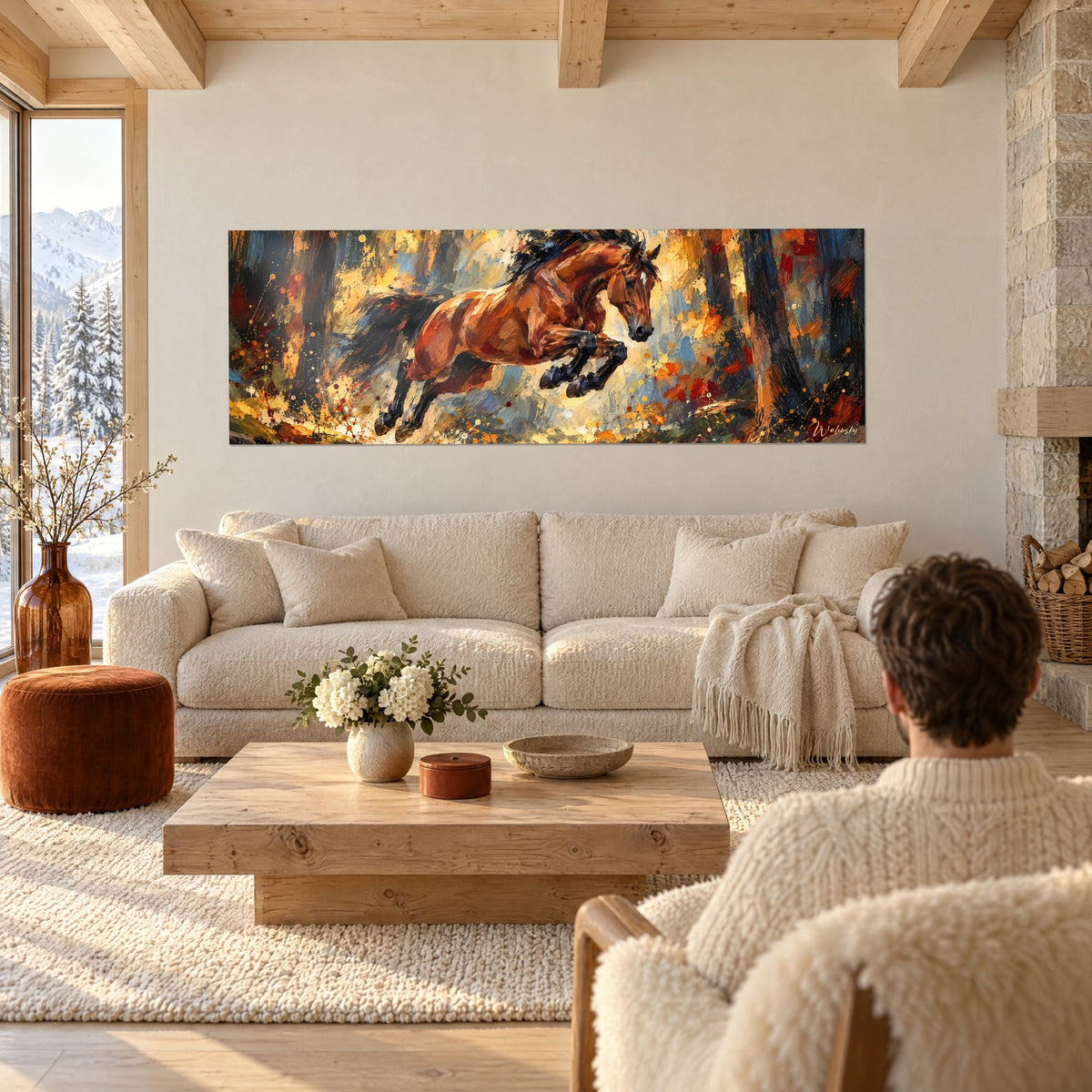 Tableau étalon bai bondissant, crinière noire au vent, forêt orange et or, au-dessus d'un canapé dans un salon lumineux