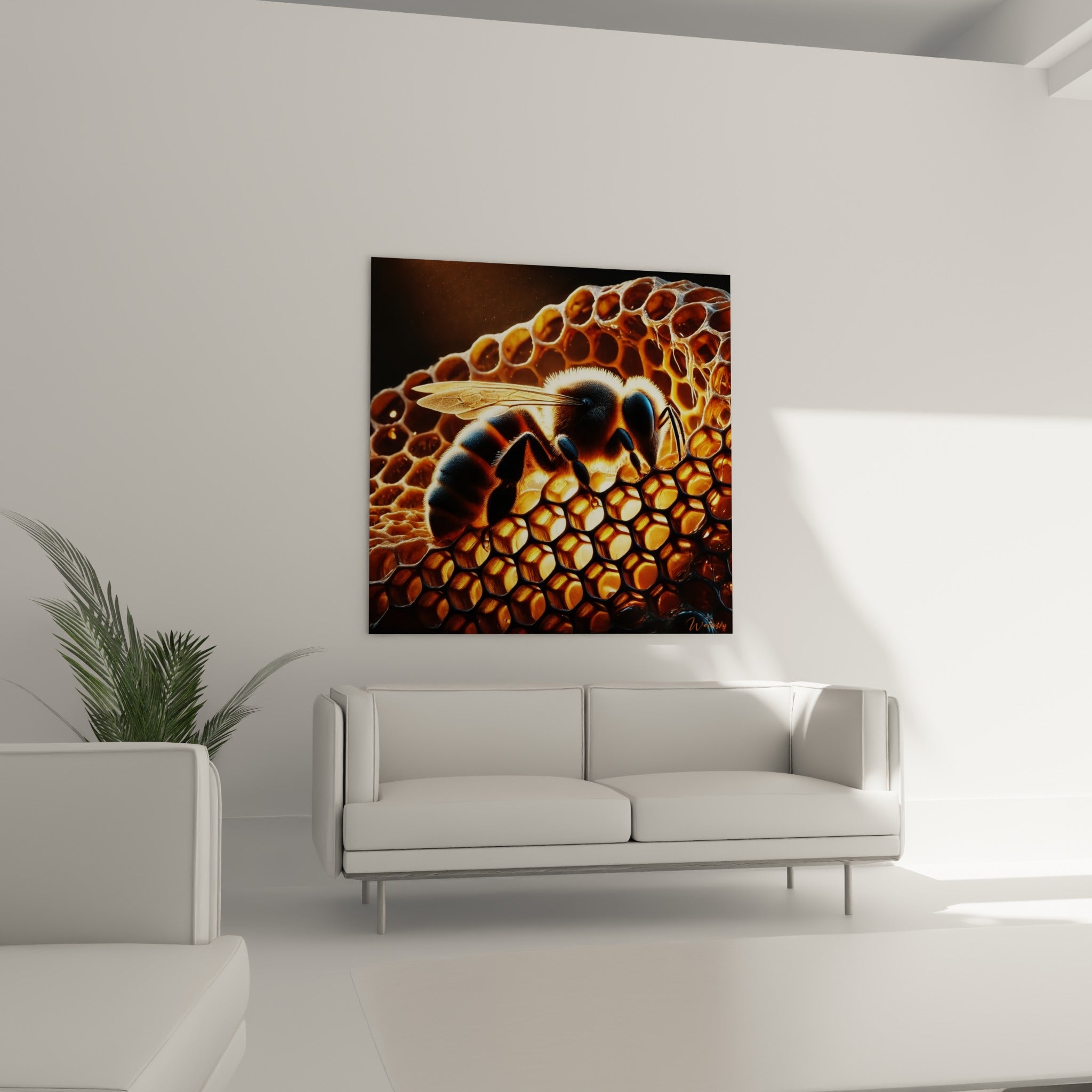 Abeille brune et cuivrée sur rayons de miel, disposée au-dessus d'un canapé dans un salon lumineux