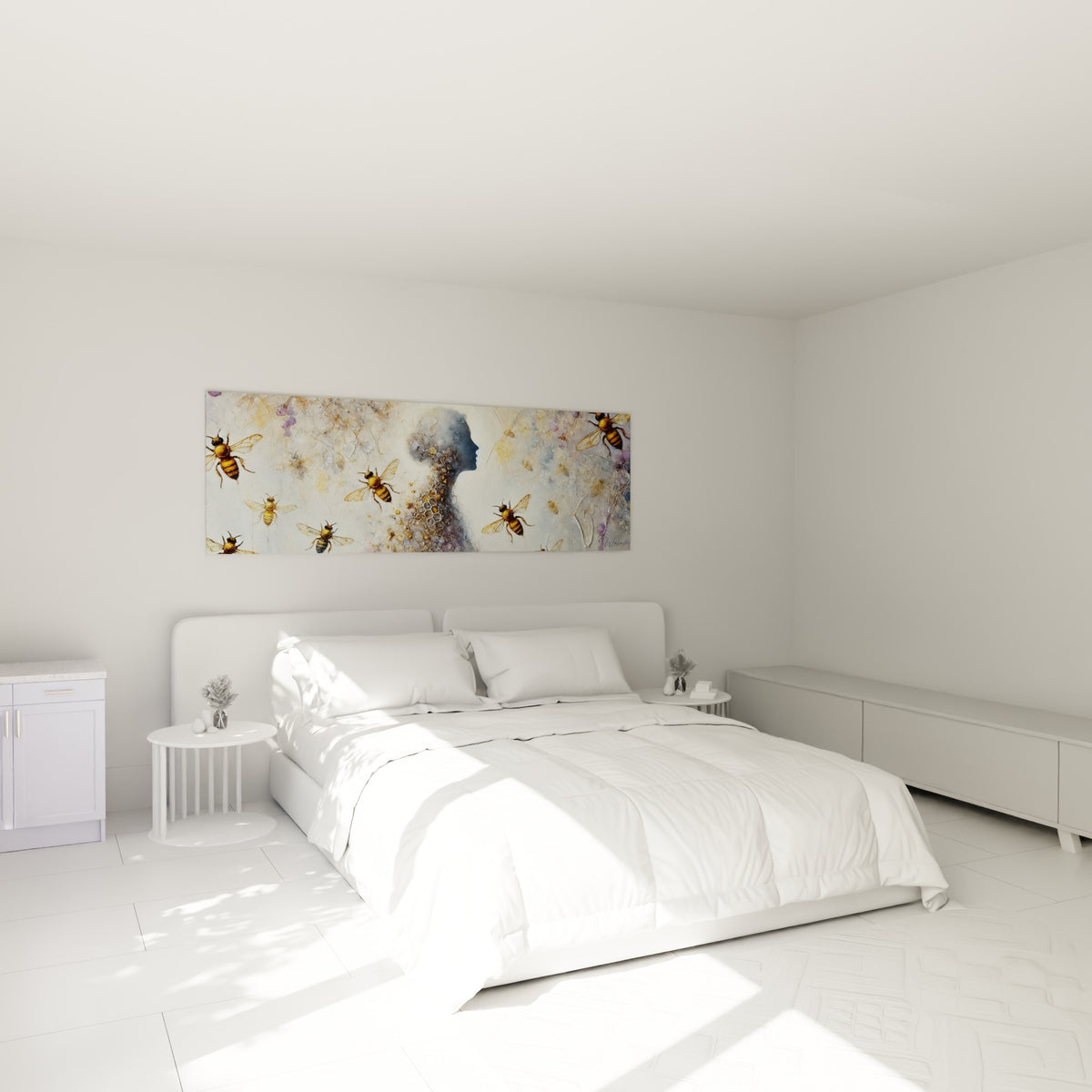 Essaim d'abeilles dorées et silhouette bleutée au-dessus d'un lit dans une chambre claire