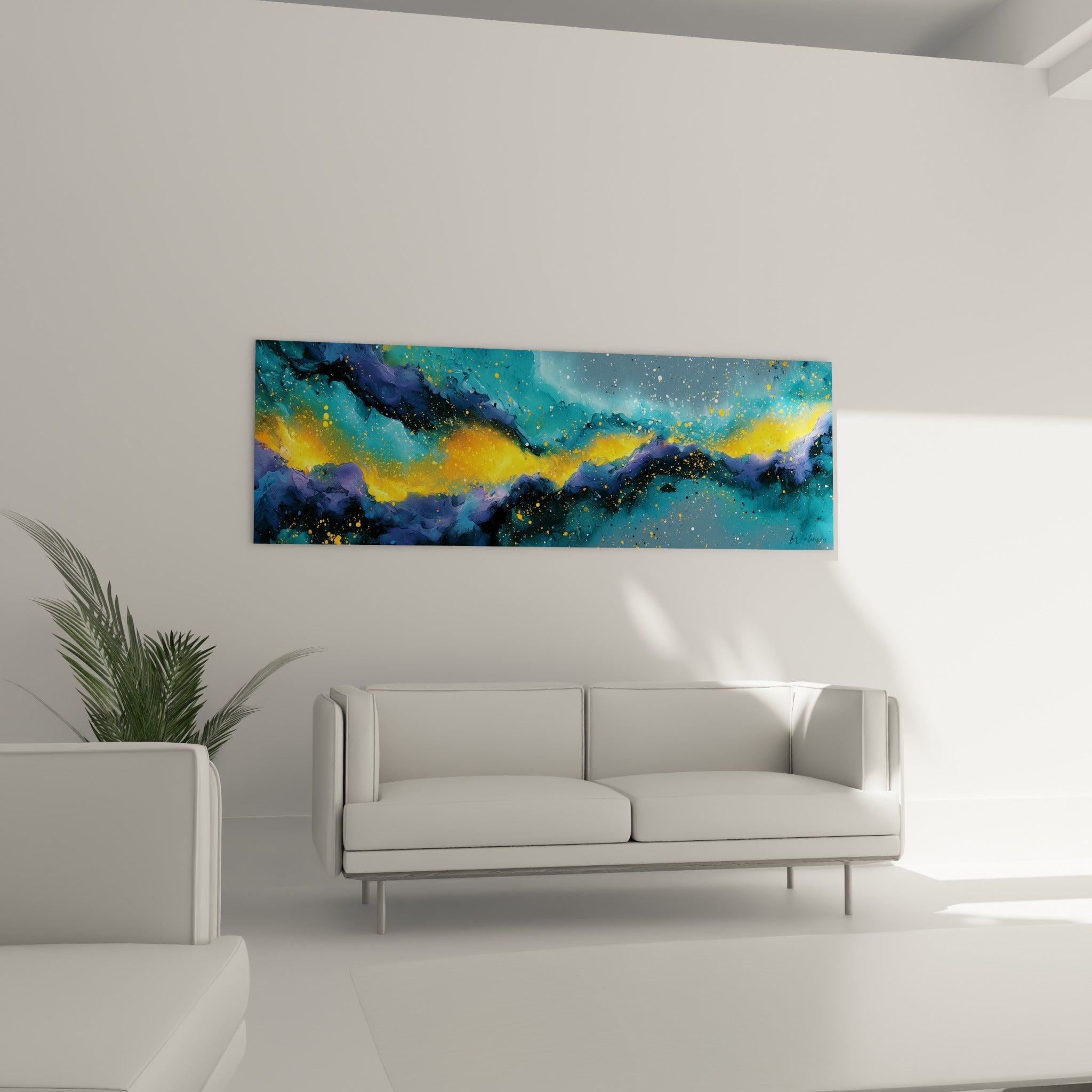 Bande dorée traversant un ciel turquoise et violet, au-dessus d'un canapé dans un salon lumineux
