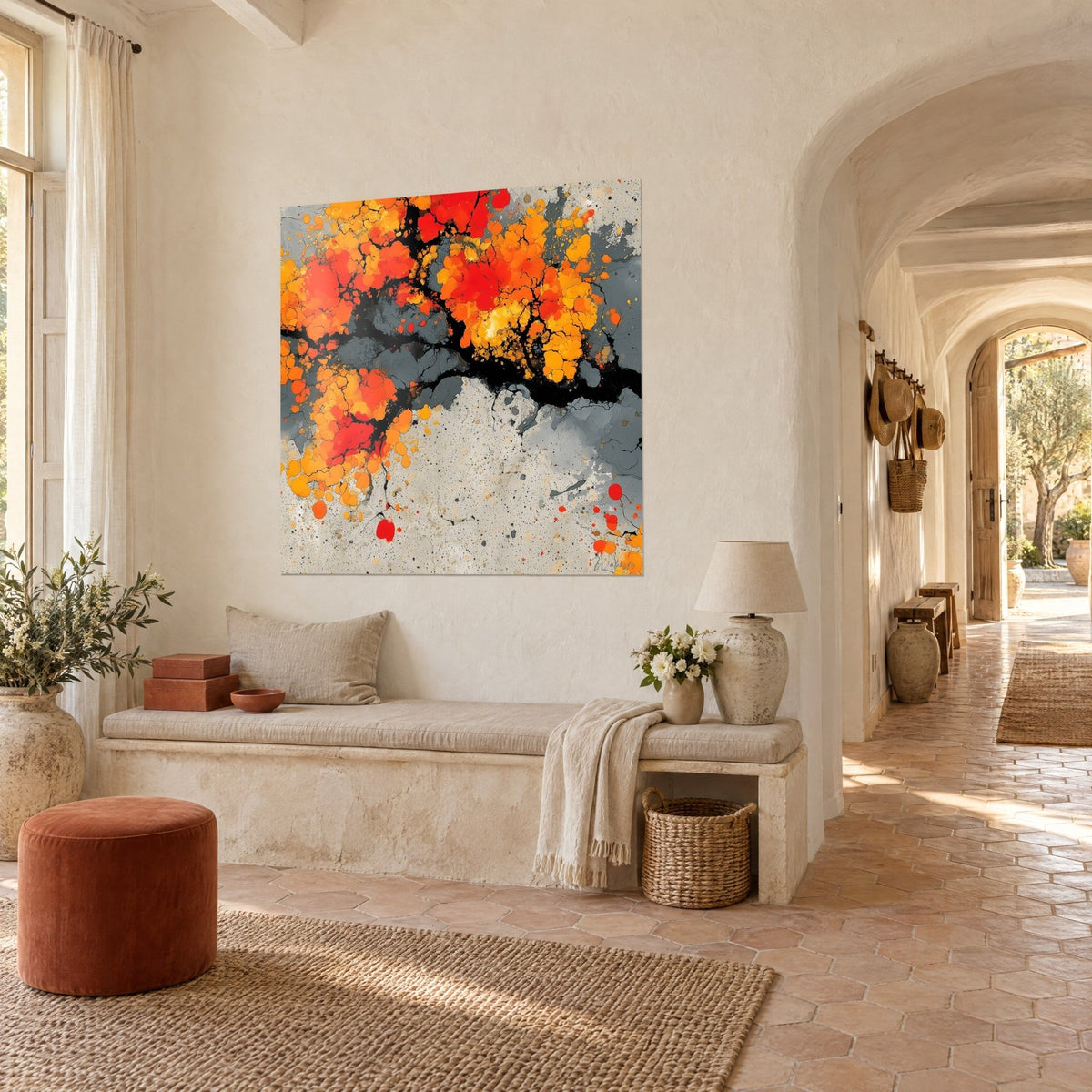 Quadro ramo nero con grappoli di fiori zafferano e scarlatti, sfondo grigio perla screziato, appeso in un corridoio a volta del mas