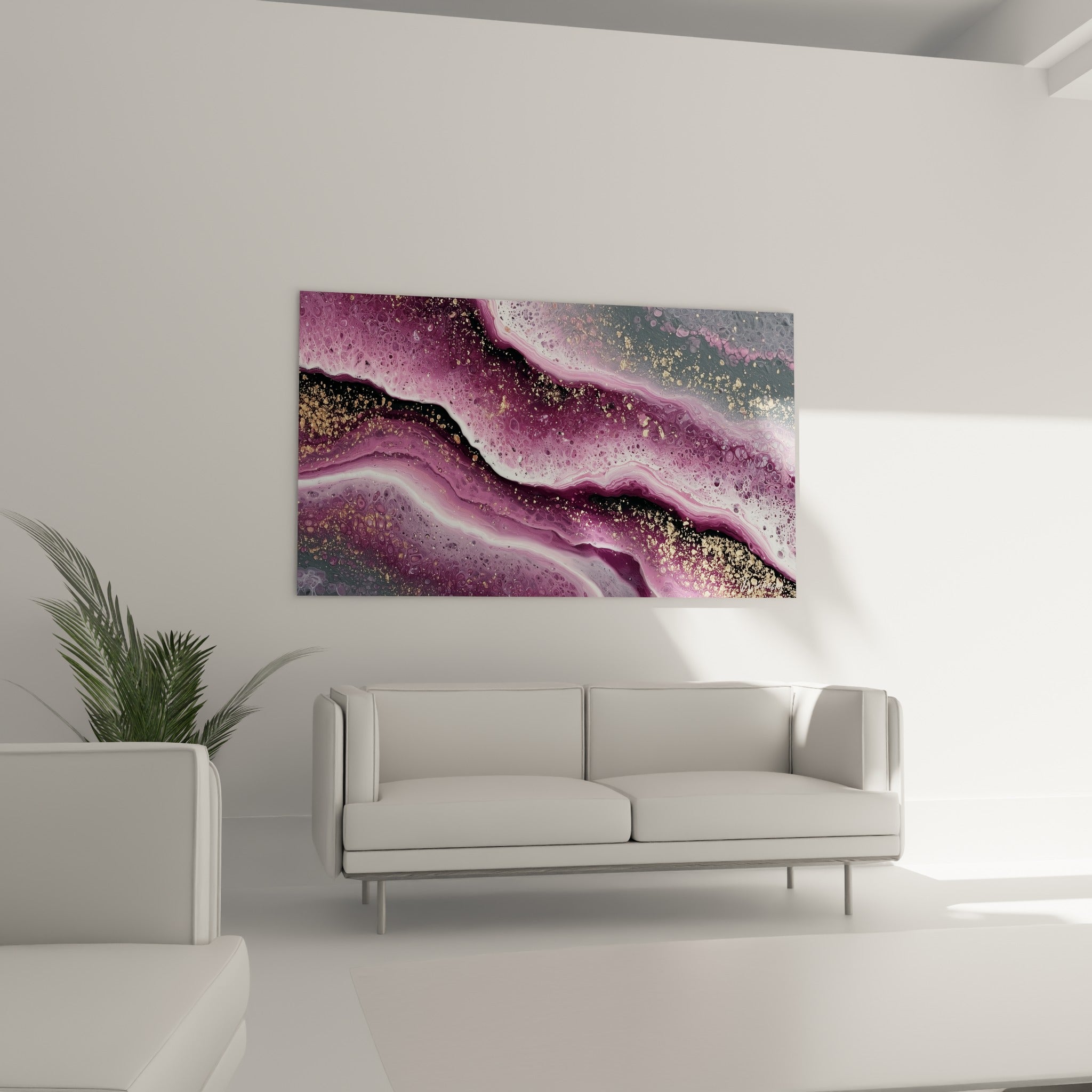 Coulées pourpres bordées de blanc écumeux, tableau Abstrait Coloré au-dessus d'un canapé dans un salon lumineux