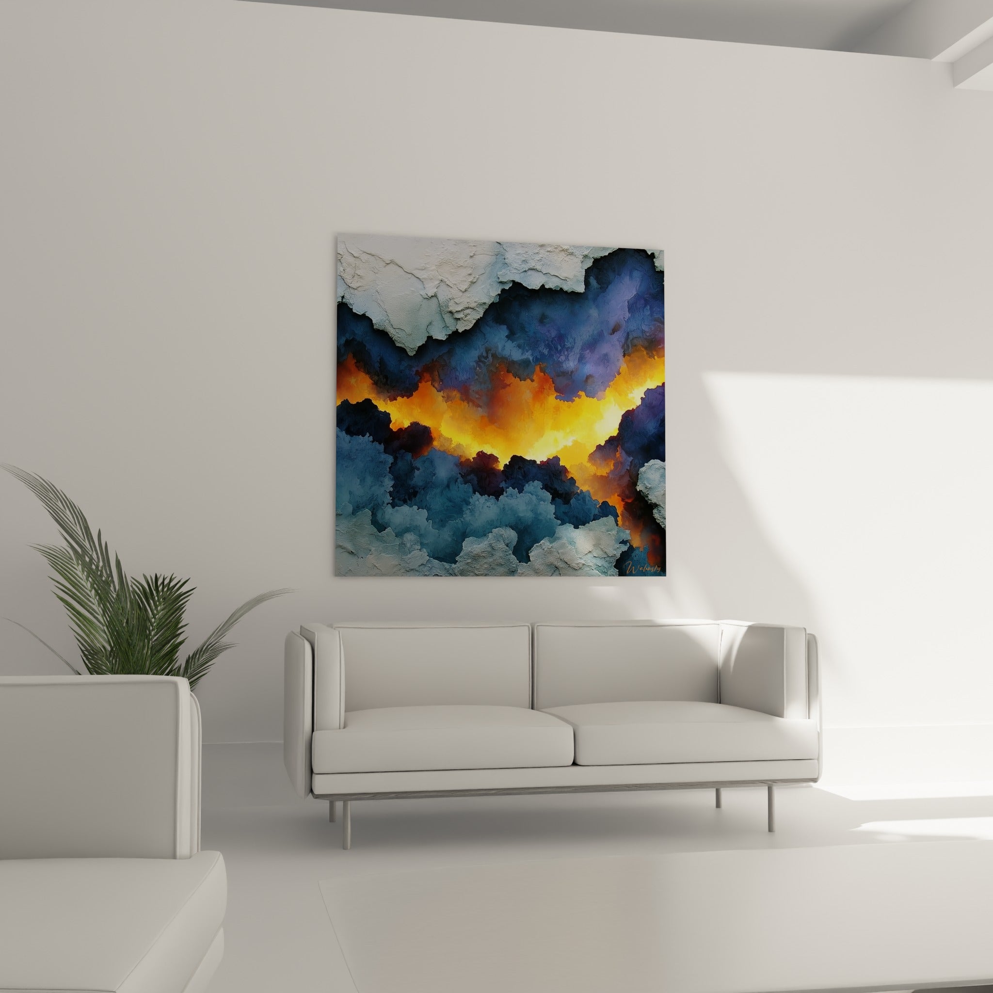 Contraste entre bleu marine profond et orangé incandescent, tableau placé au-dessus d'un canapé dans un salon lumineux