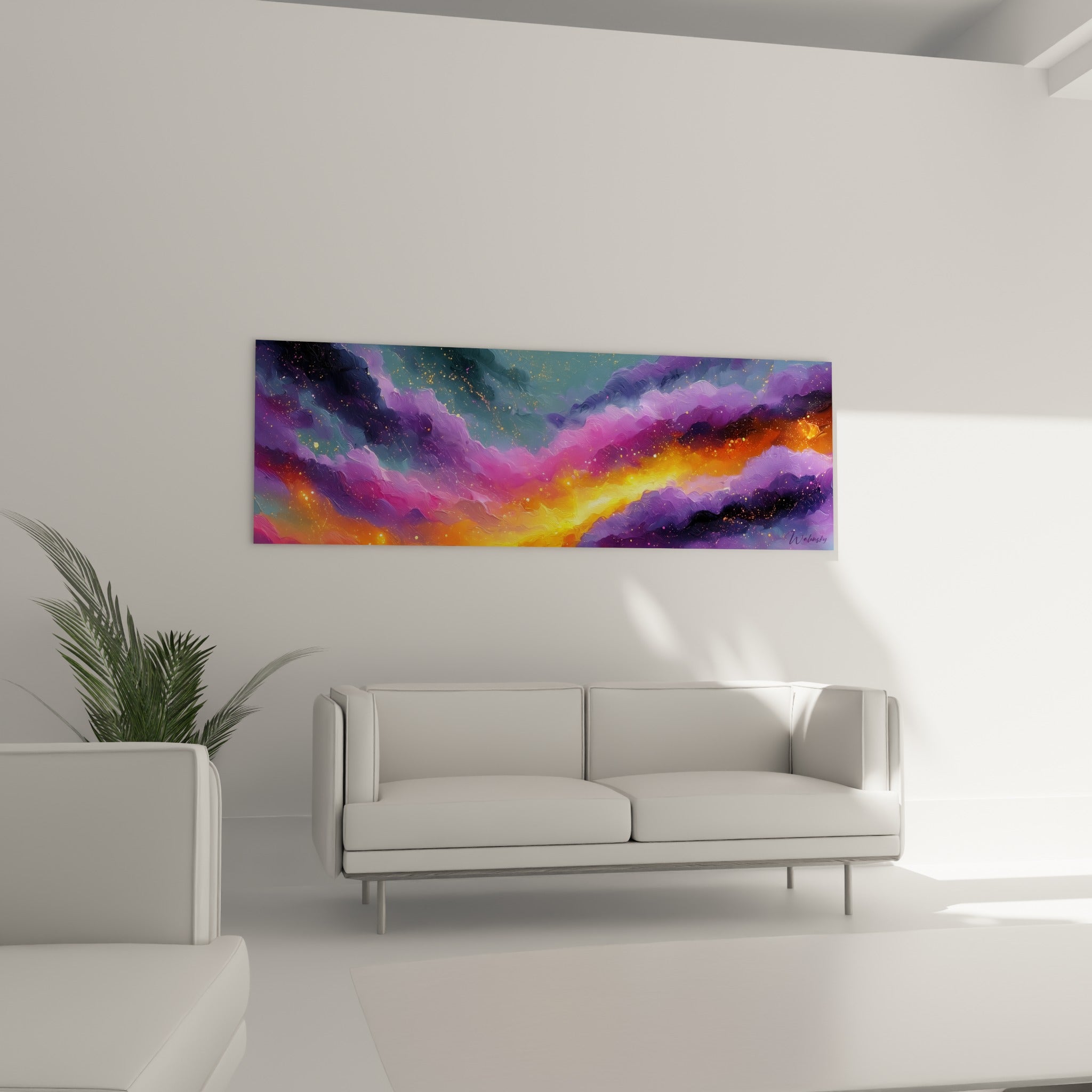Éclat doré et violet profond de cette peinture abstraite au-dessus d'un canapé dans un salon lumineux