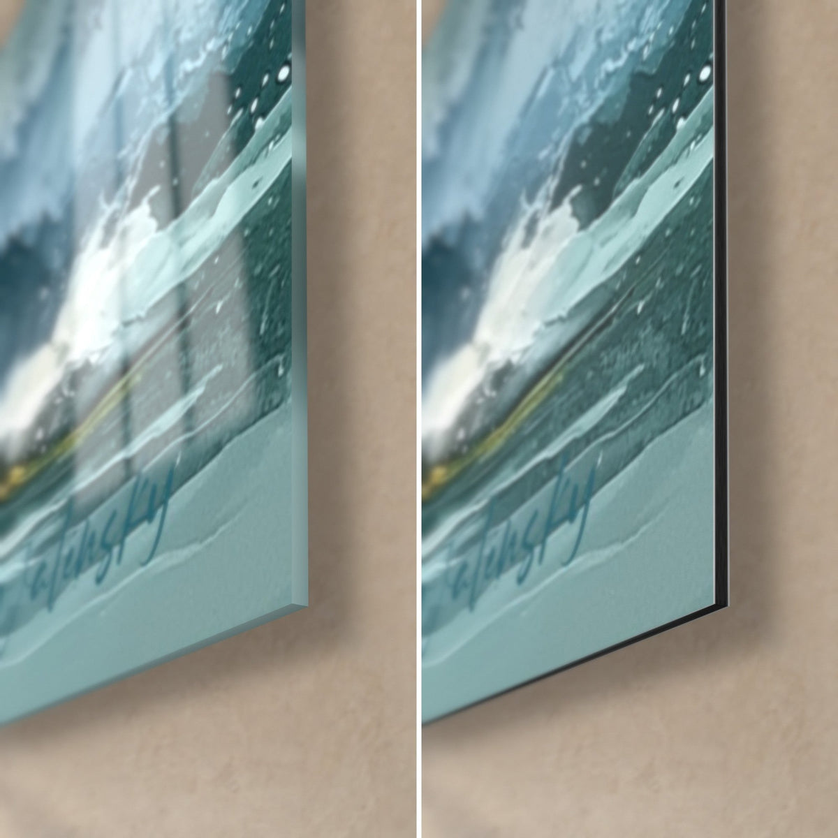 Quadro mare in tempesta blu-verde, schiuma bianca e firma Walensky, angolo in basso a destra: vetro lucido a sinistra, Dibond opaco a destra