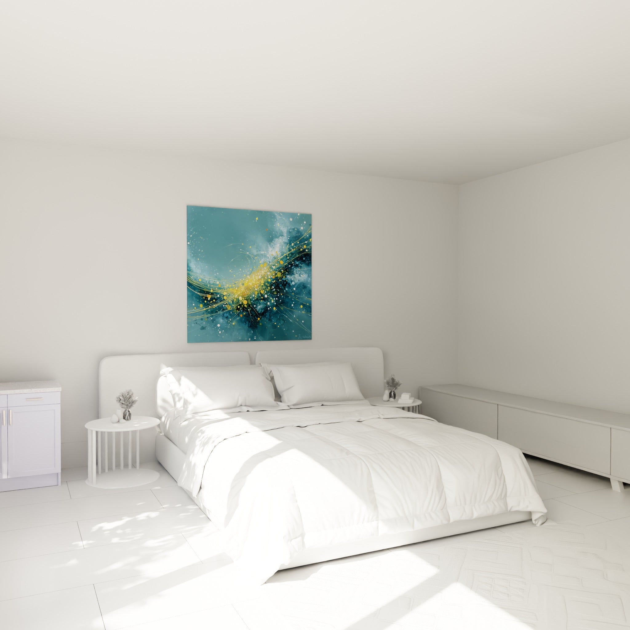 Nébuleuse dorée sur fond bleu marine, éclaboussures lumineuses, au-dessus d'un lit dans une chambre claire