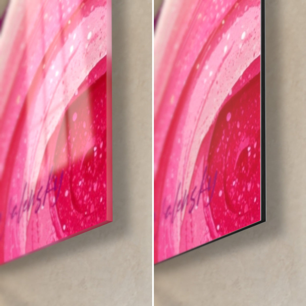 Cuadro con espiral rosa vivo y puntos dorados, esquina inferior derecha: reflejos del cristal y borde negro de 3 mm sobre Dibond mate