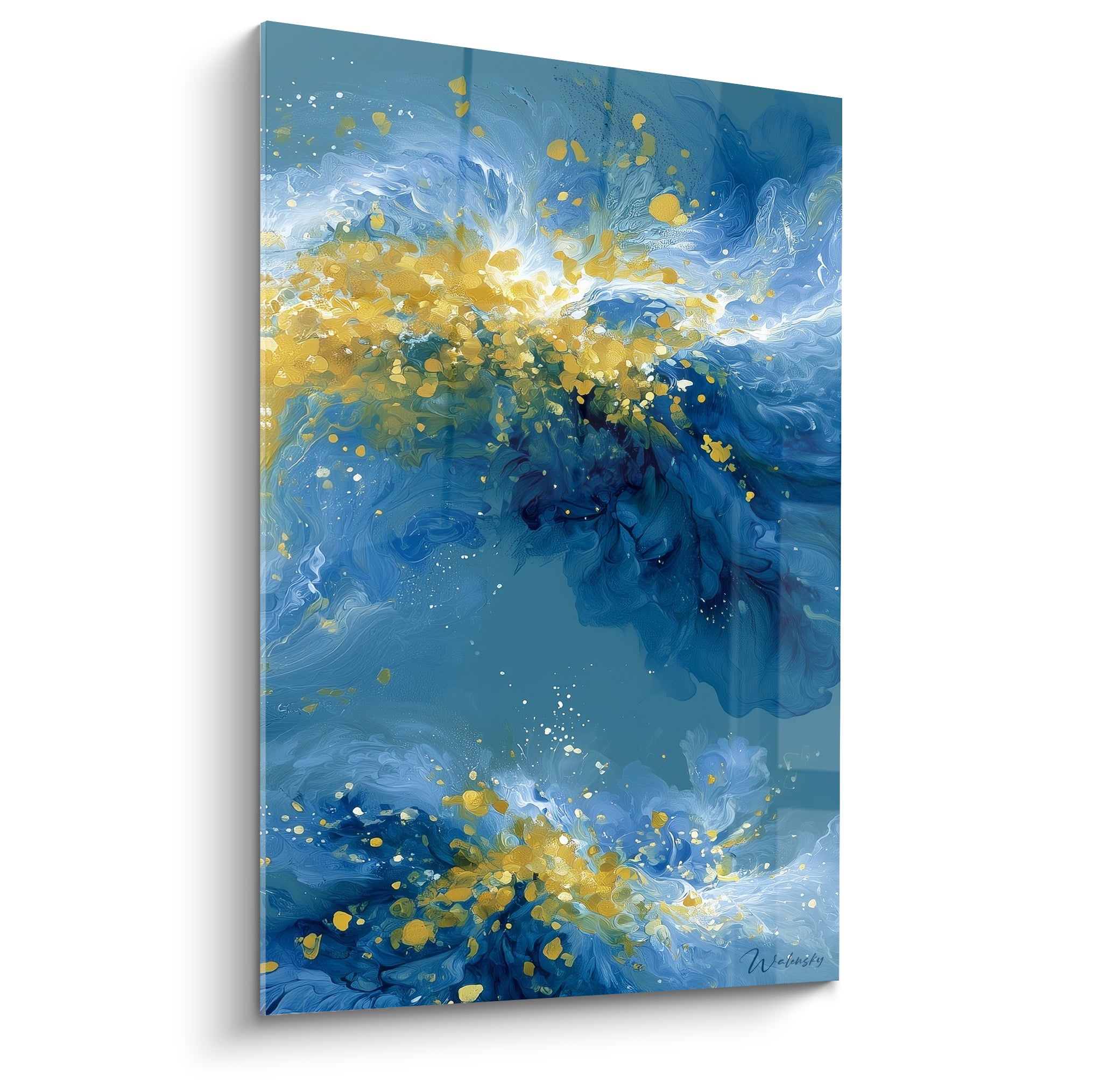 Vagues abstraites bleu marine et dorées se déploient en tourbillons lumineux sur toile brillante