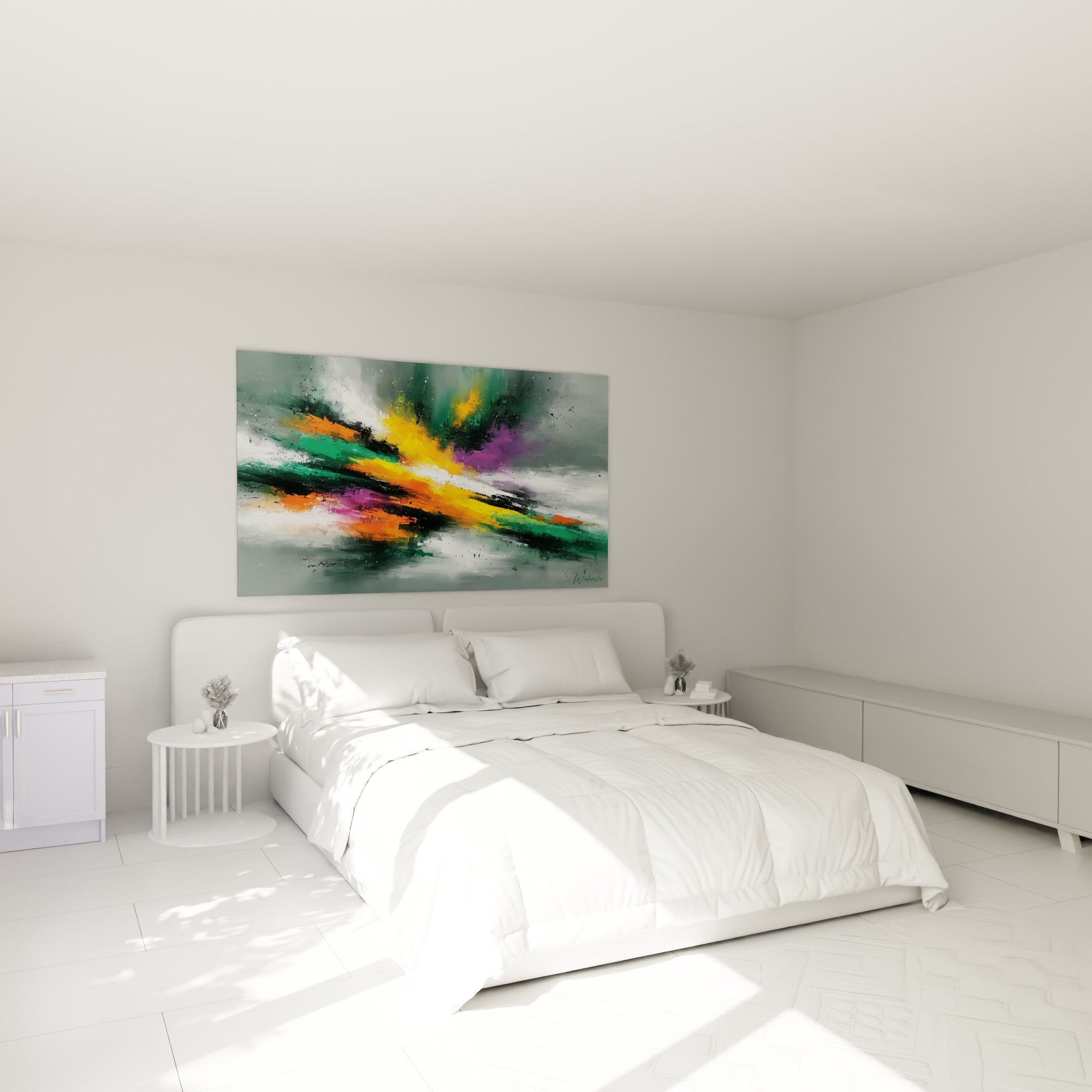 Éclats orangés et verts d'une œuvre abstraite accrochée au-dessus d'un lit dans une chambre claire