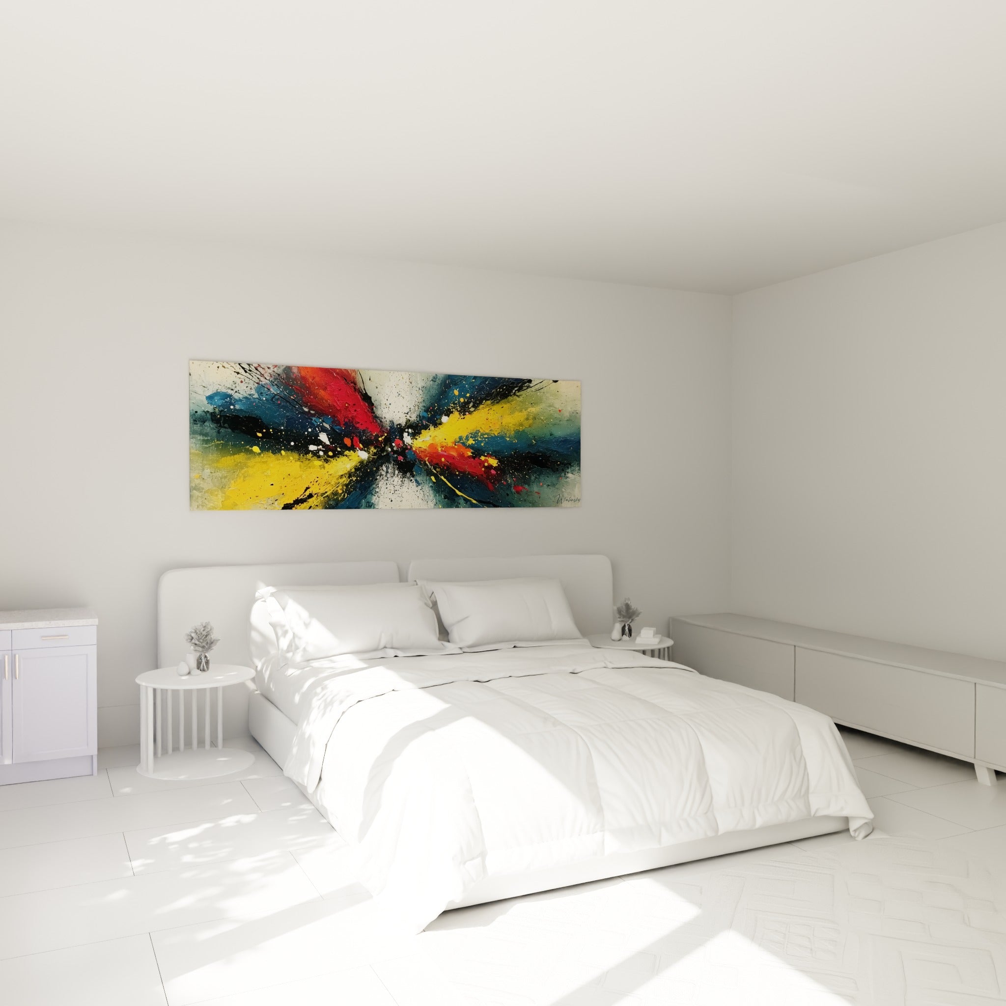 Déflagration colorée jaune et bleu marine accrochée au-dessus d'un lit dans une chambre claire