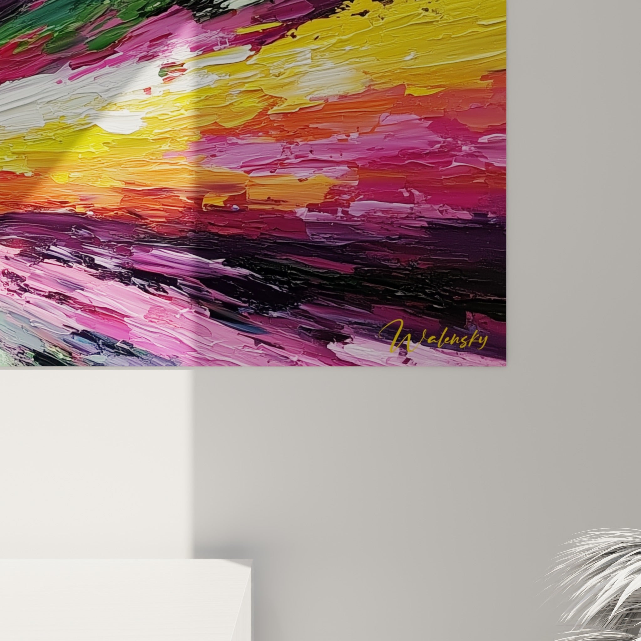 Empâtements épais mêlant vert émeraude, rose et blanc visibles de près sur la toile abstraite
