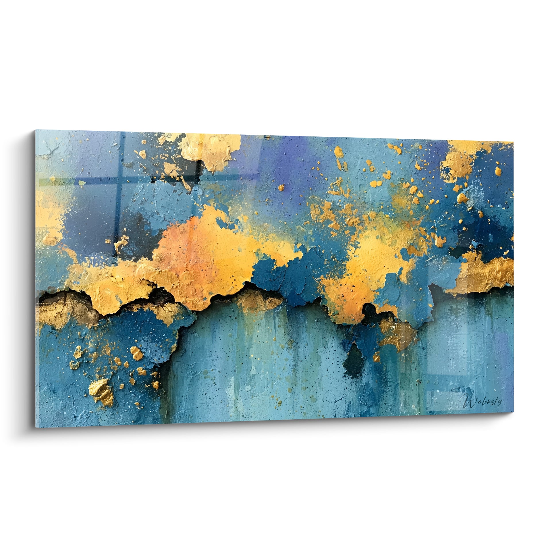 Craquelure dorée fend un fond bleu profond, texture minérale et coulures bleu clair en dessous