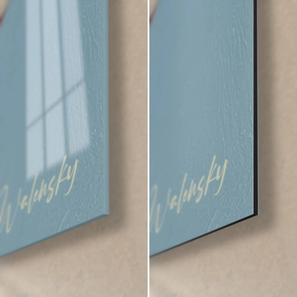 Tableau formes abstraites bleu ciel, angle bas droit en verre brillant et Dibond mat, tranche de 3 mm, signature crème