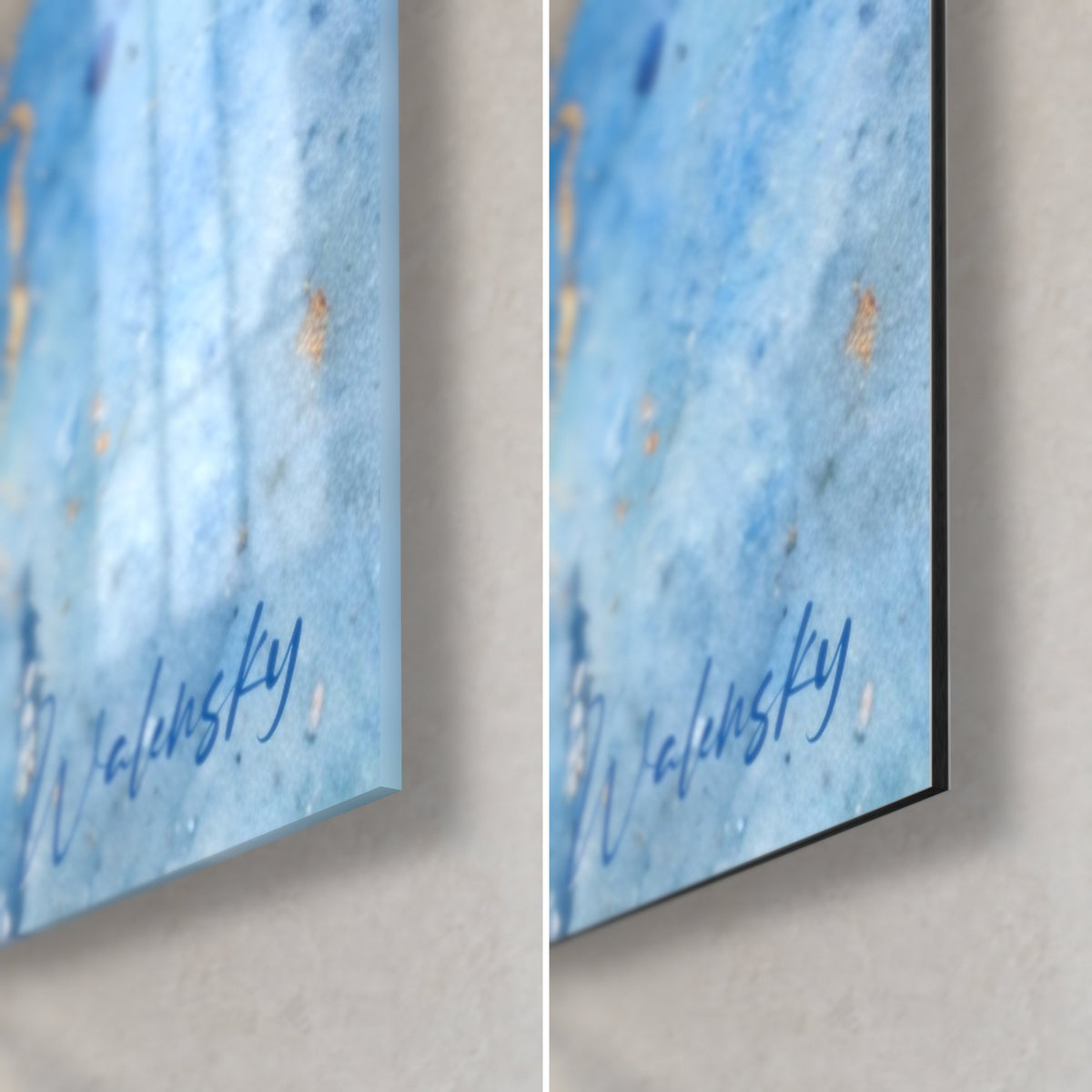 Tableau décharge céleste dorée, coin bas droit : verre brillant bleu clair à gauche, Dibond mat à droite, tranche noire de 3 mm