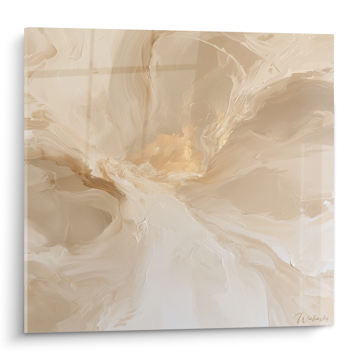 Tableau abstrait moderne aux volutes beige et dorées, texture fluide en plein cadre lumineux