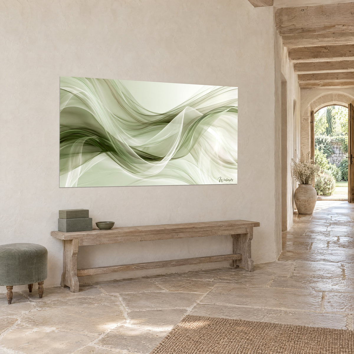 Tableau mèches translucides olive et ivoire entrelacées, bandeau panoramique, mur crépi d'un couloir de pierre voûté