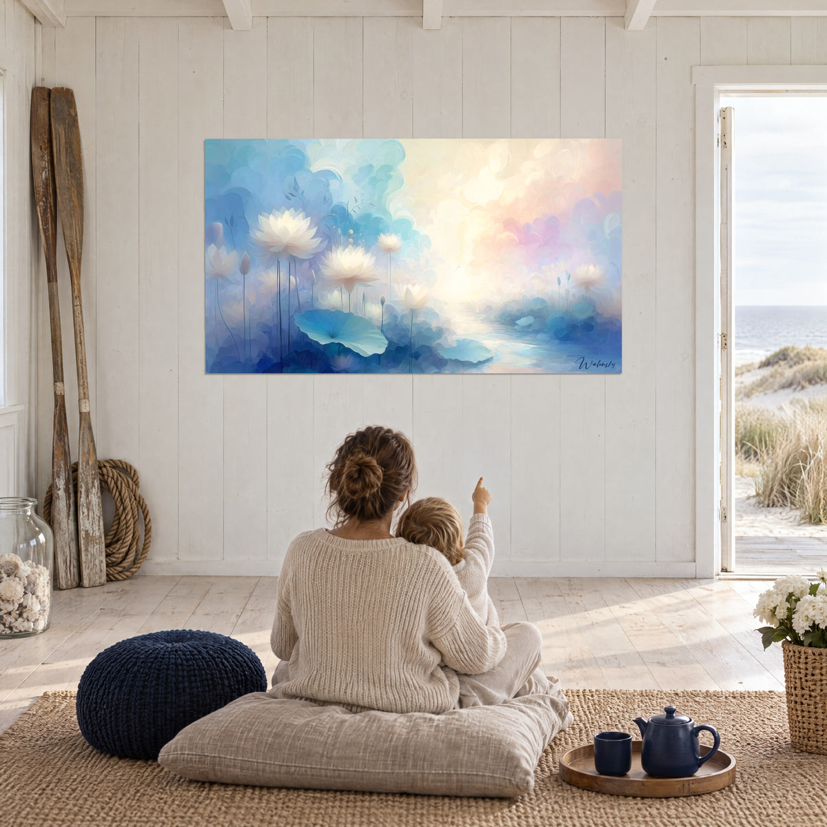 Schilderij van een crèmekleurige lotusvijver onder een pasteelblauwe en roze lucht, bekeken door een moeder en haar kind zittend op een kussen