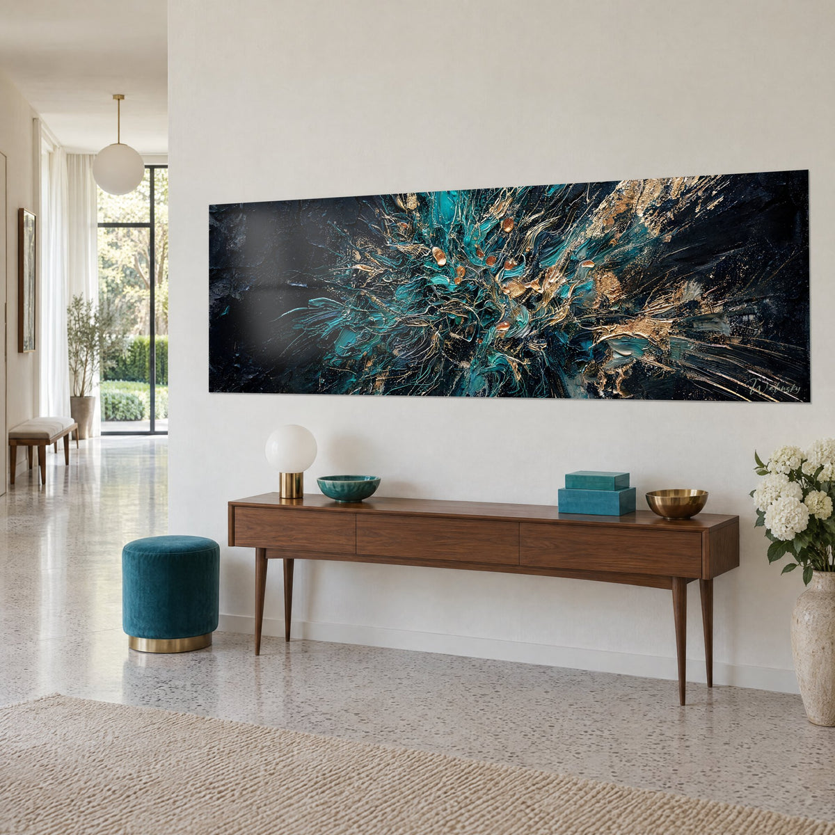 Tableau explosion figée de filaments bleu canard et or cuivré, accroché au-dessus d'une console en bois dans l'entrée