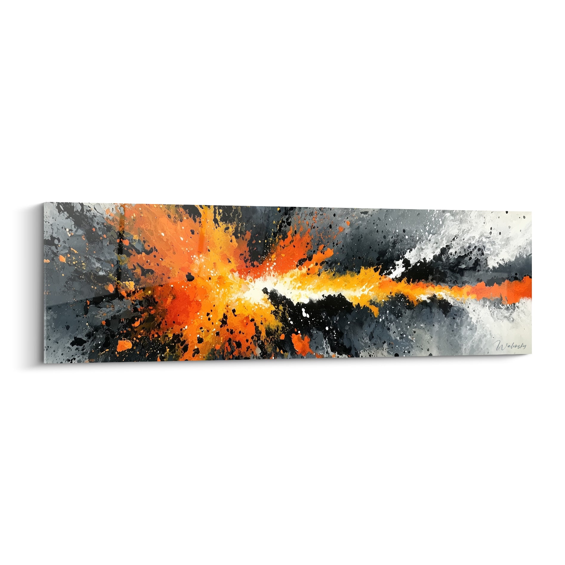 Éclat orange incandescent traverse un fond anthracite en toile abstraite éclaboussée aux tons gris et blancs