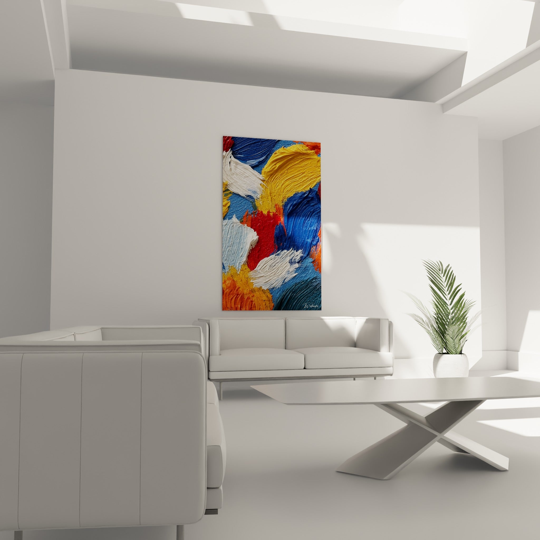 Touches orange et bleu profond d'une peinture texturée au-dessus d'un canapé dans un salon lumineux