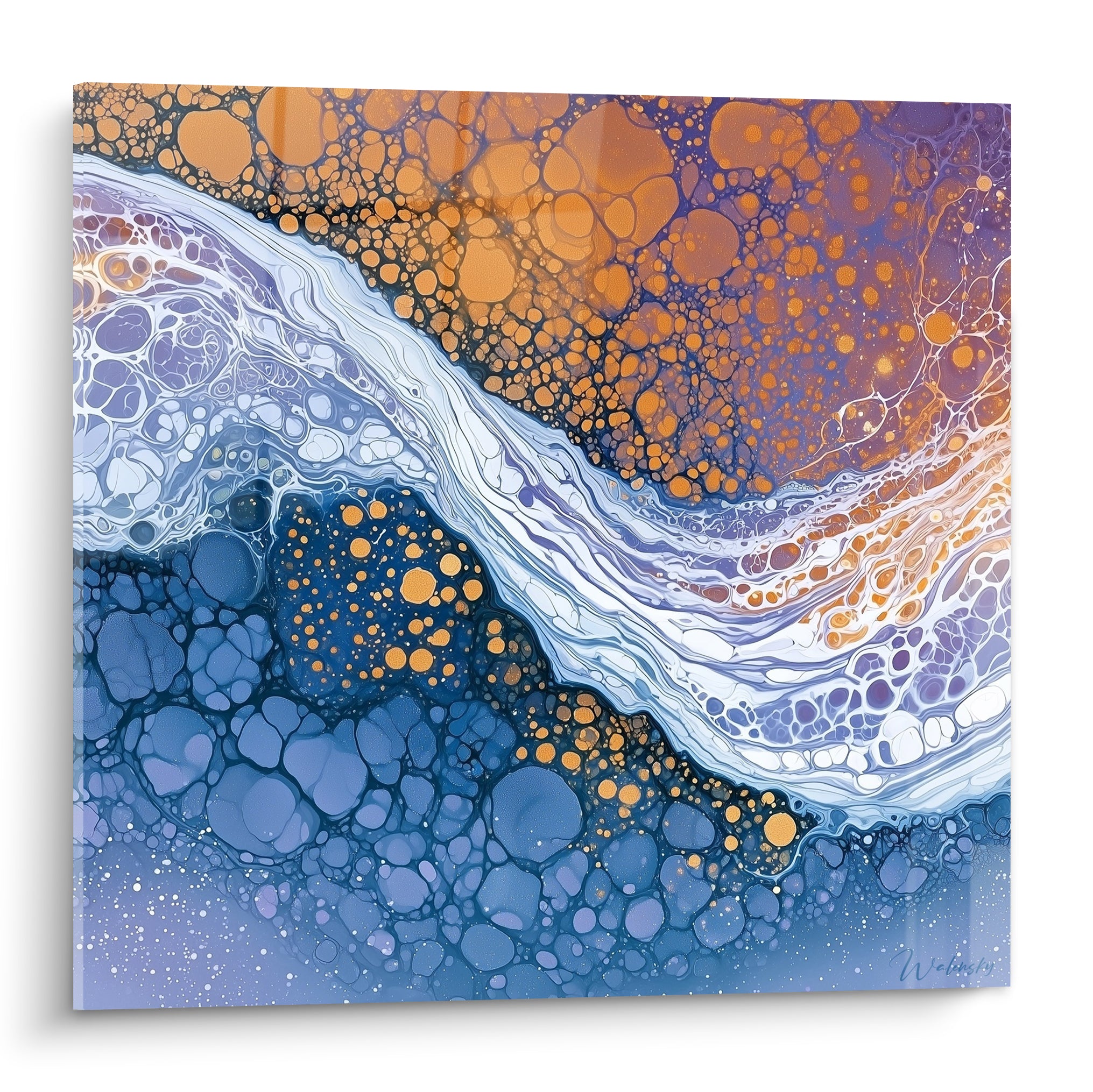 Vagues cellulaires bleu marine et ambre se rencontrant en une écume blanche fluide et texturée