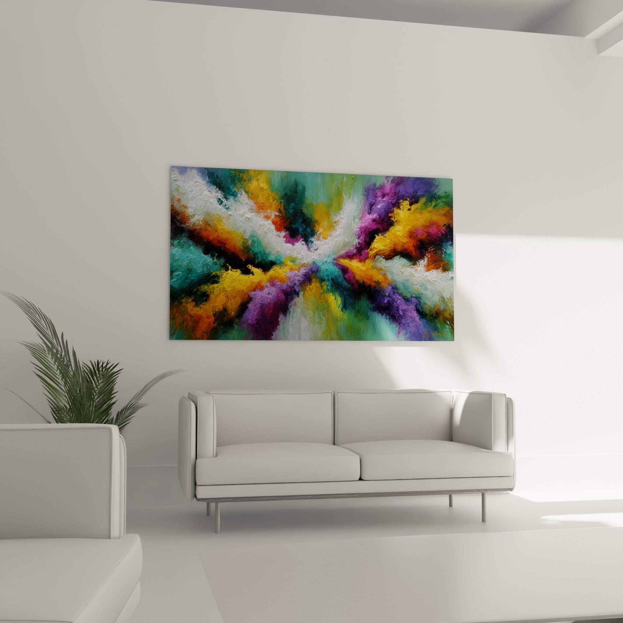 Vagues chromatiques violettes et dorées suspendues au-dessus d'un canapé dans un salon lumineux