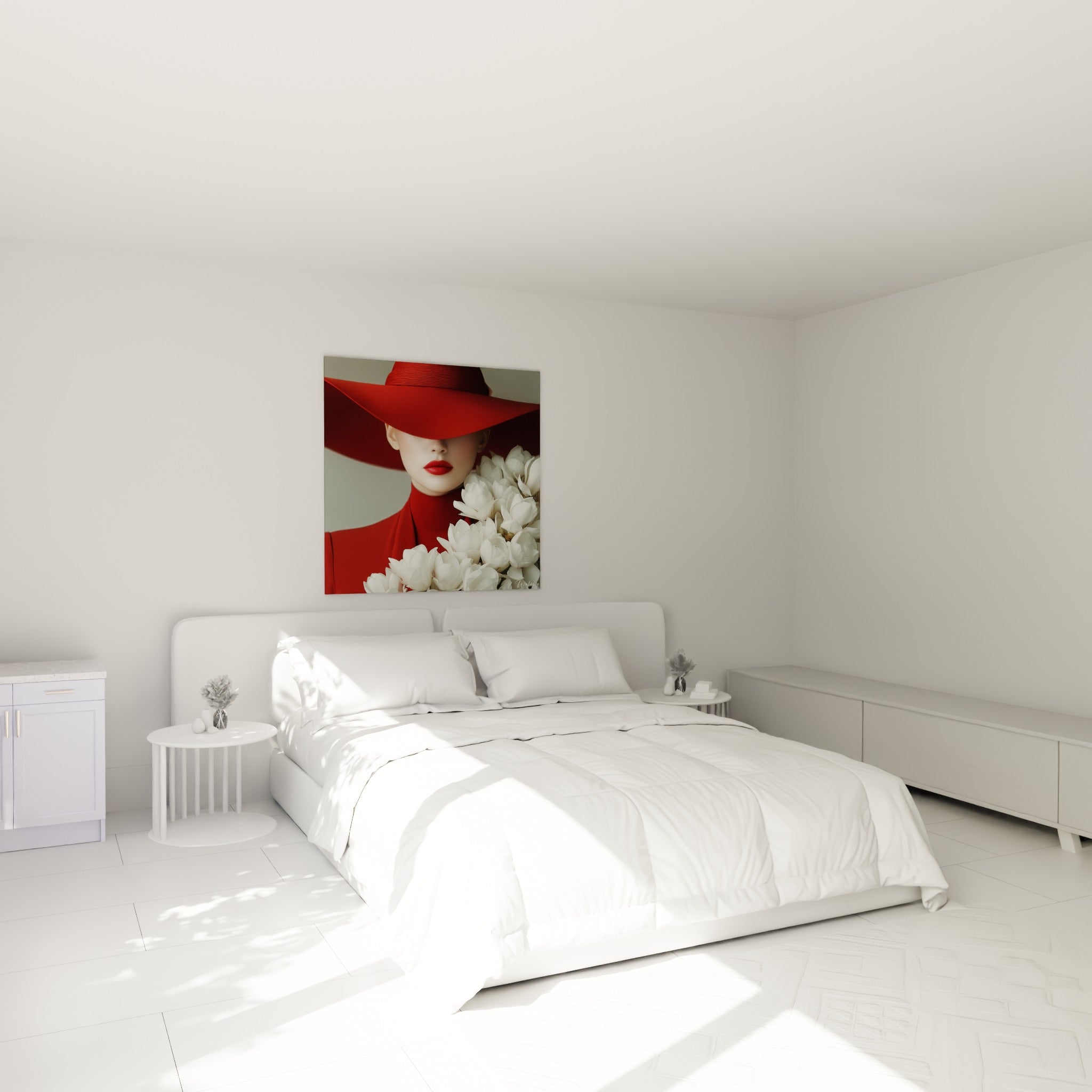 Portrait féminin voilé de rouge et bouquet blanc accroché au-dessus d'un lit dans une chambre claire