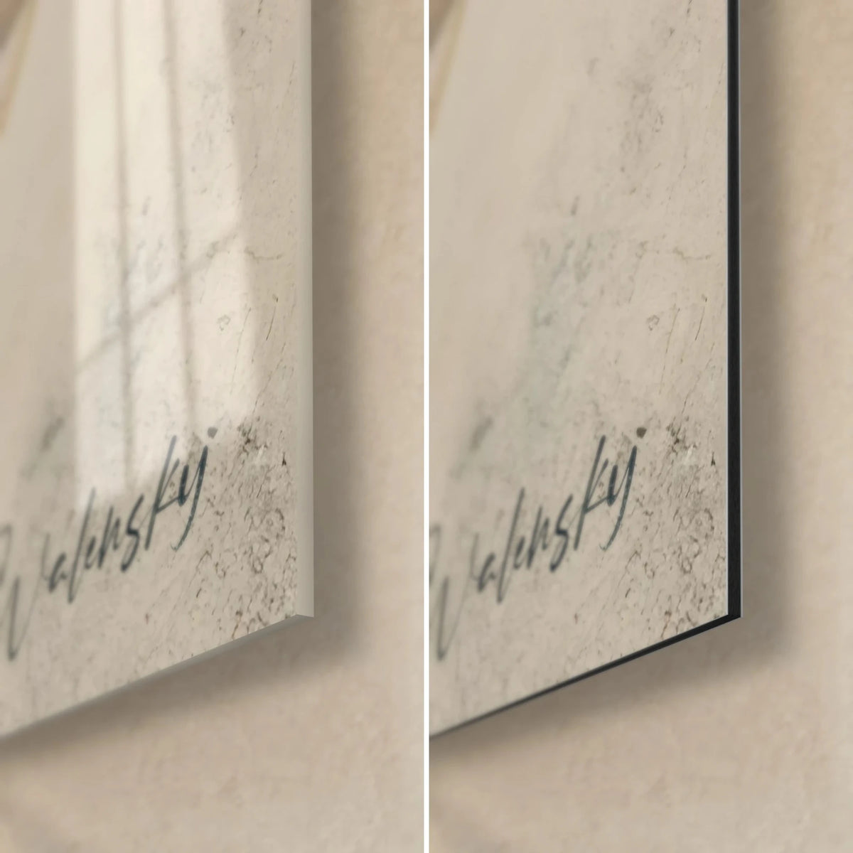 Tableau calamar encre et or, signature Walensky au coin bas droit, verre acrylique brillant à gauche, Dibond mat blanc cassé à droite