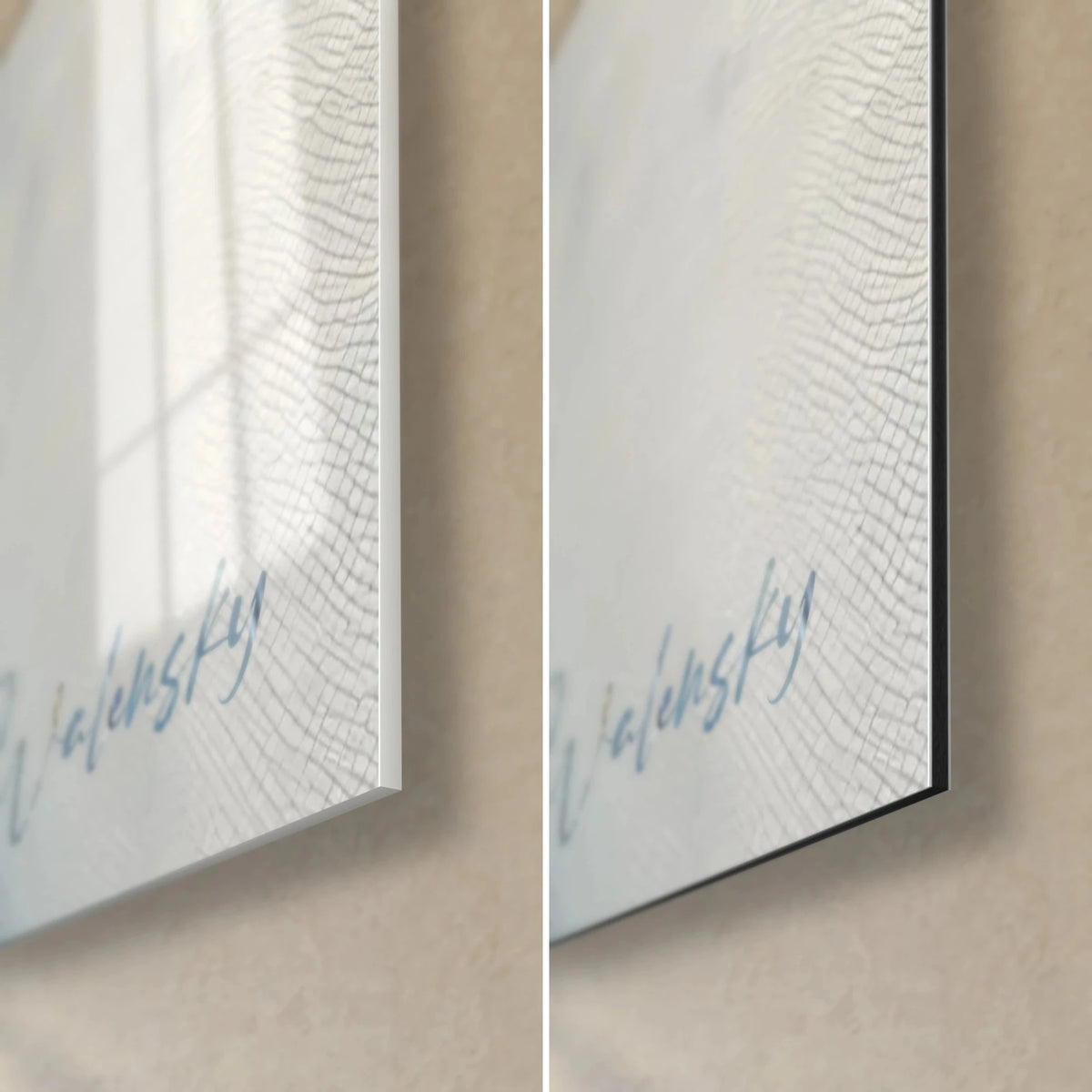 Gemälde mit pastos aufgetragenen perlmuttfarbenen Flügeln, untere rechte Ecke: glänzendes Acrylglas links, mattschwarzes Dibond rechts, 3 mm Kante