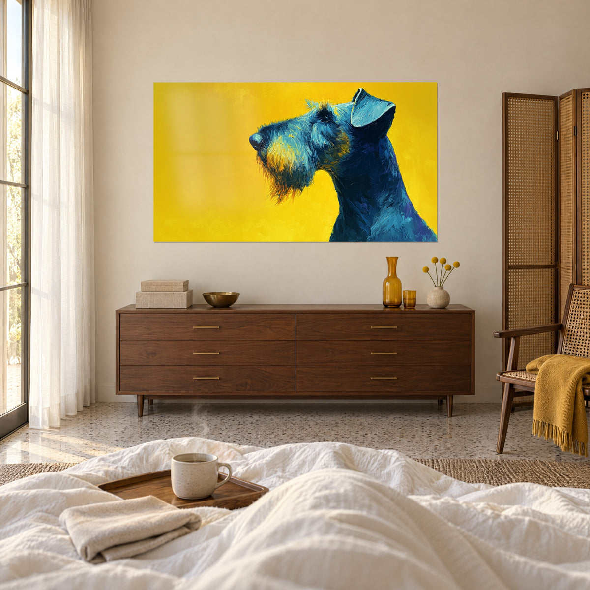 Πίνακας γενειοφόρου terrier με βλέμμα προς τα πάνω, λάδι κοβαλτί μπλε σε κίτρινο λεμόνι μονόχρωμο φόντο, πάνω από κρεβάτι σε φωτεινή κρεβατοκάμαρα