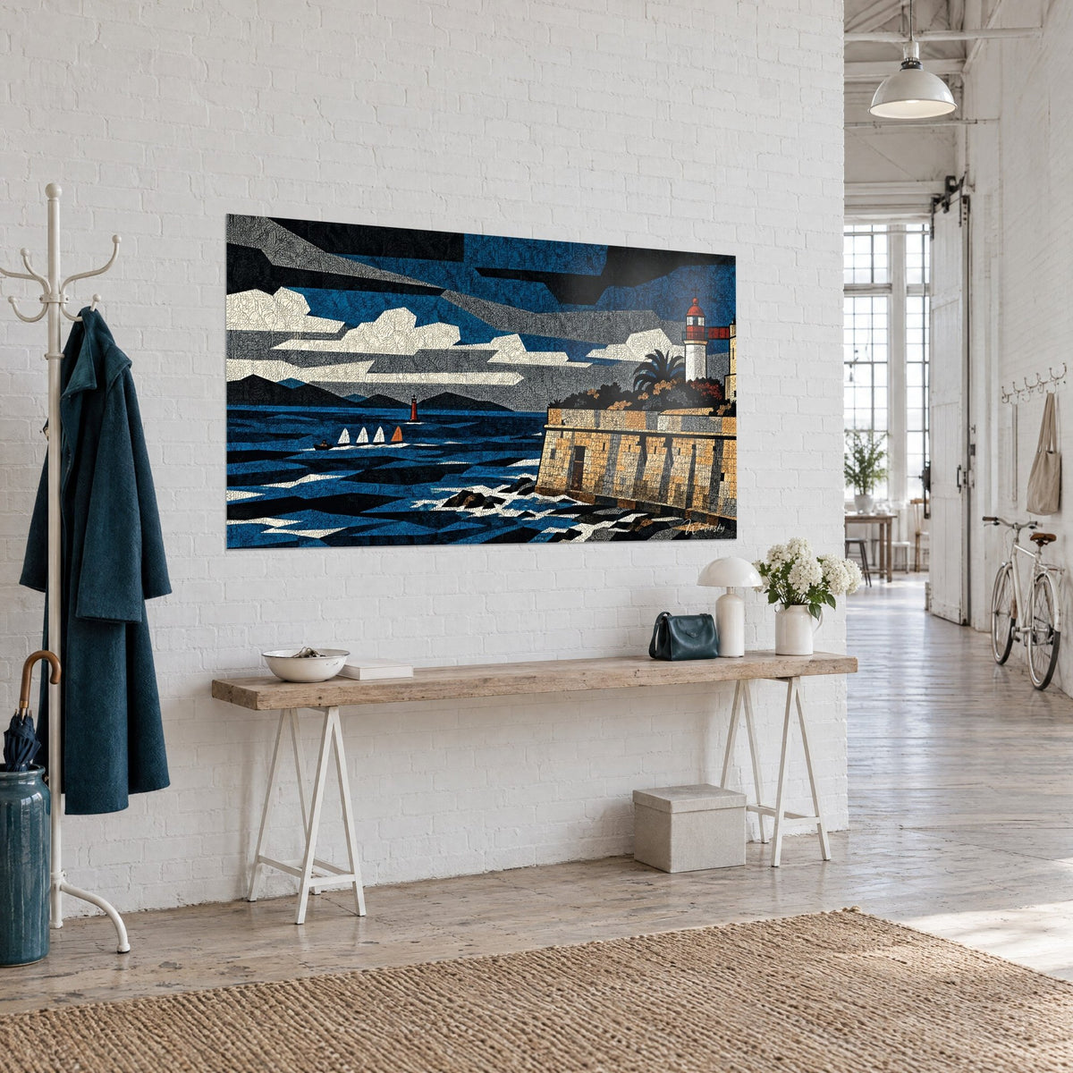 Tableau forteresse de pierre dorée surplombant des vagues bleu nuit, voiliers blancs au loin, vue de trois-quarts sur un mur blanc