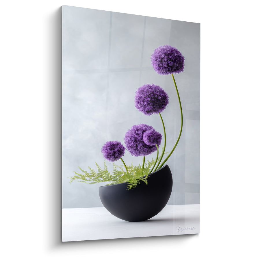 Tableau Alliums Violets sur Fond Gris dans Vase Noir - Harmonie Florale - Edition Ikebana