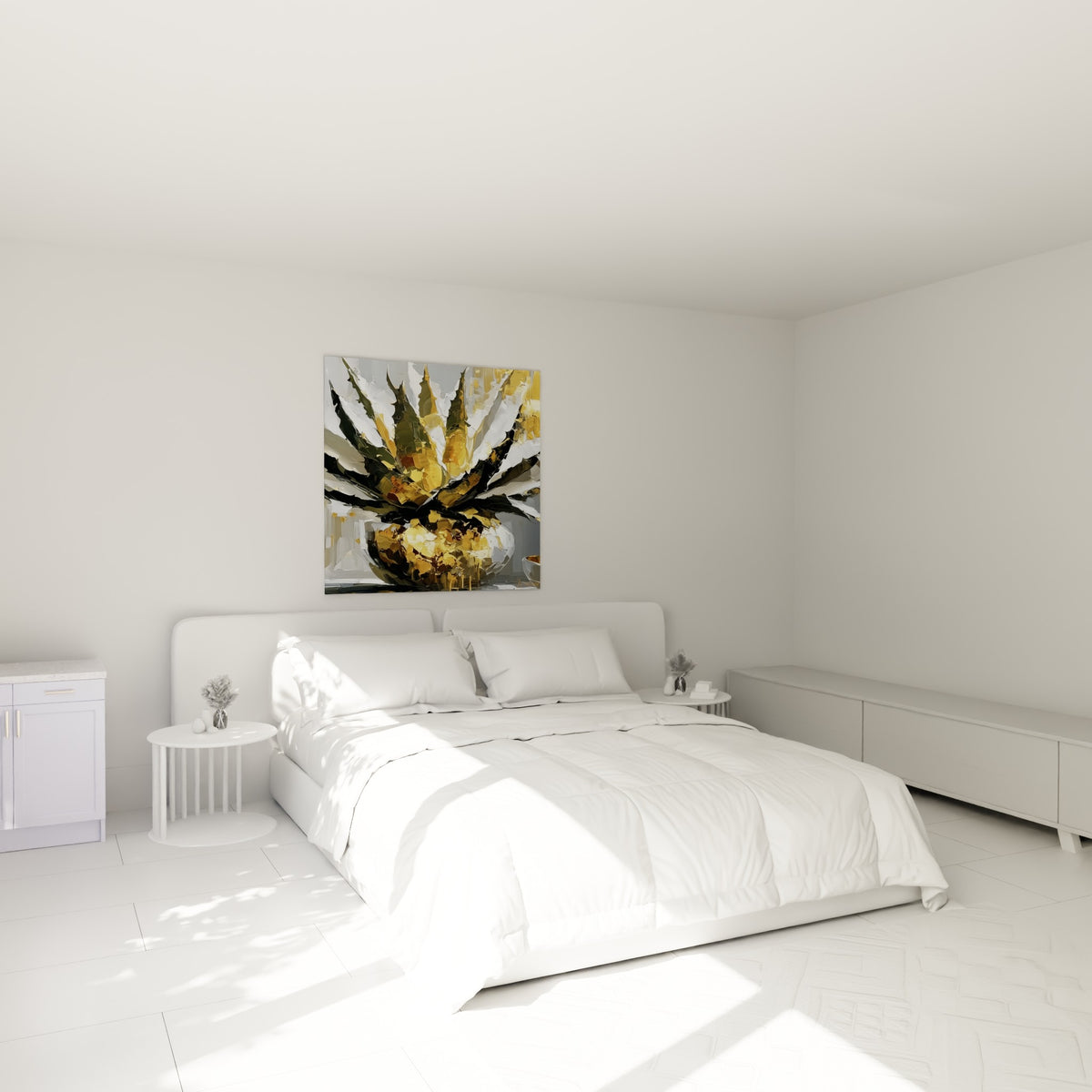 Feuilles dorées et argentées d'aloe vera peintes en relief, au-dessus d'un lit dans une chambre claire
