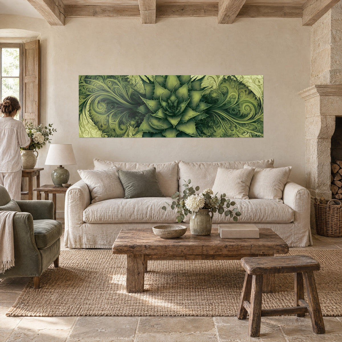 Tableau Aloe vera vert olive aux rosettes épineuses, volutes symétriques crème, une femme de dos au-dessus d'un canapé dans un salon lumineux